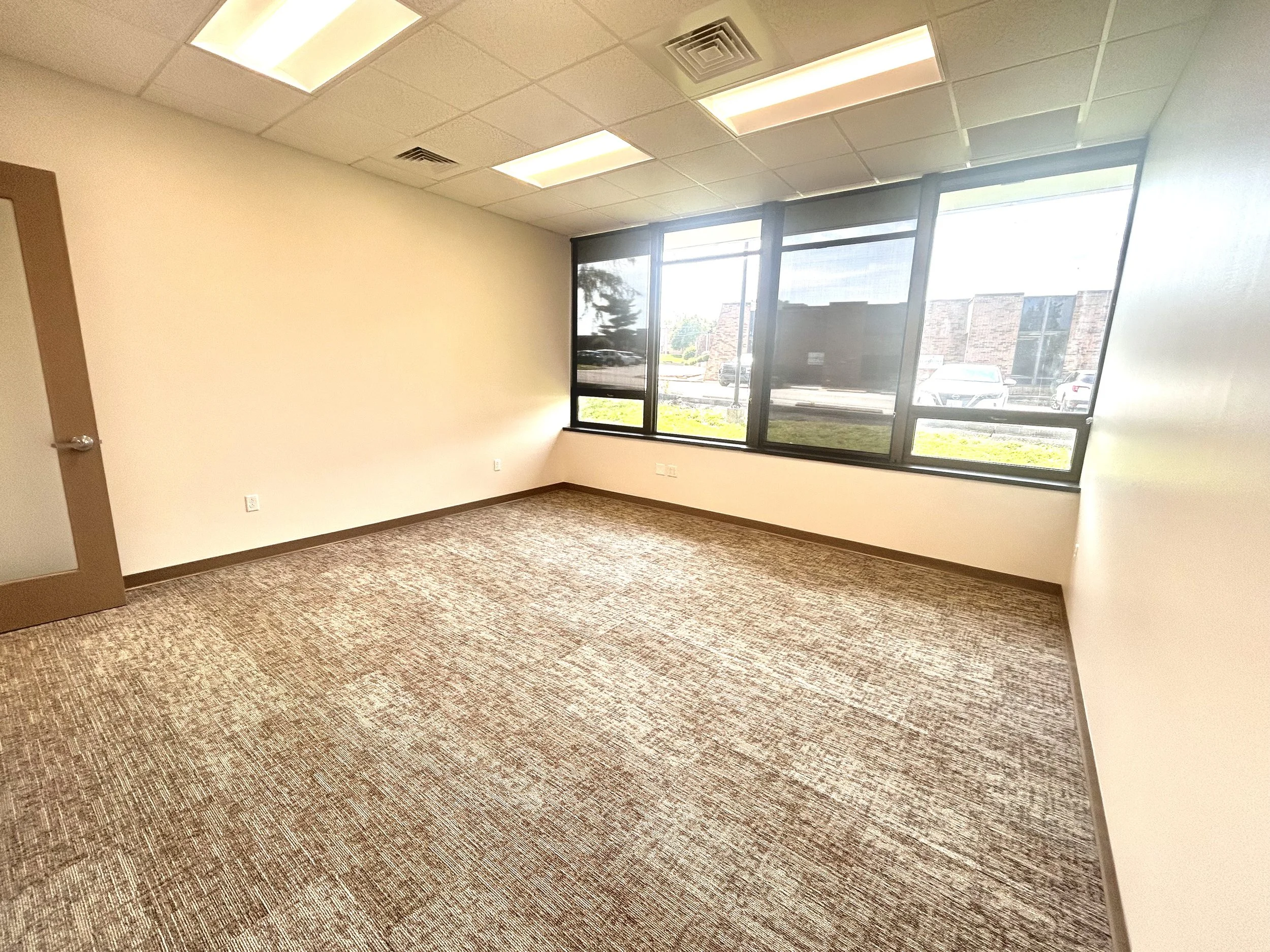gateway-office-suites-large-office.jpg