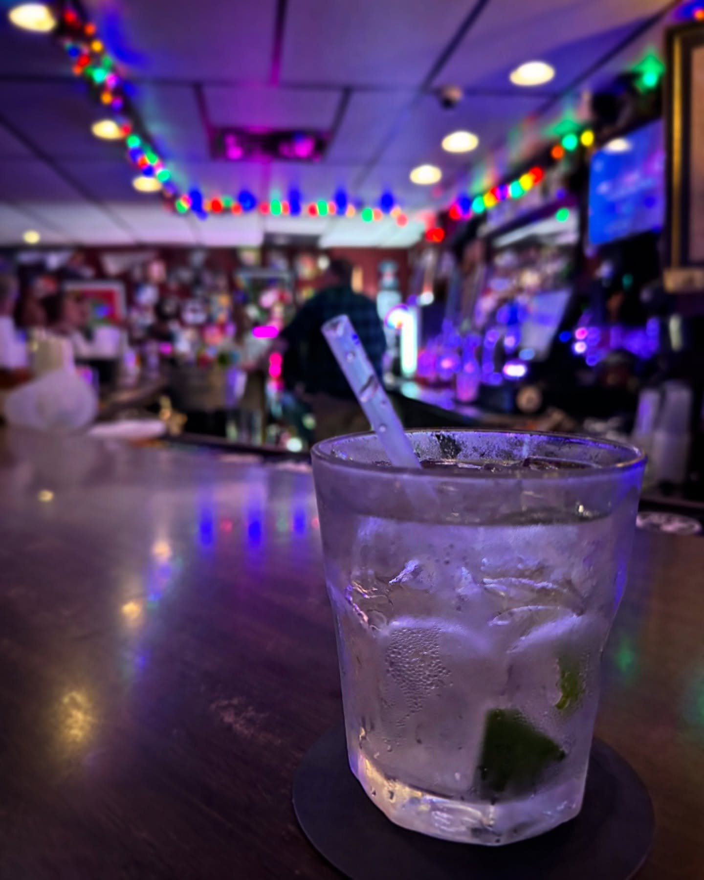 Sunday Scaries? Not at Liberty Lounge.
Happy Hour until 7PM, $4.50 local crafts ALL DAY, and a cozy vibe that makes you forget it’s a chilly 54° outside.
Craig’s (@ceedouche) here holding it down ‘til 7PM, and Chaney’s (