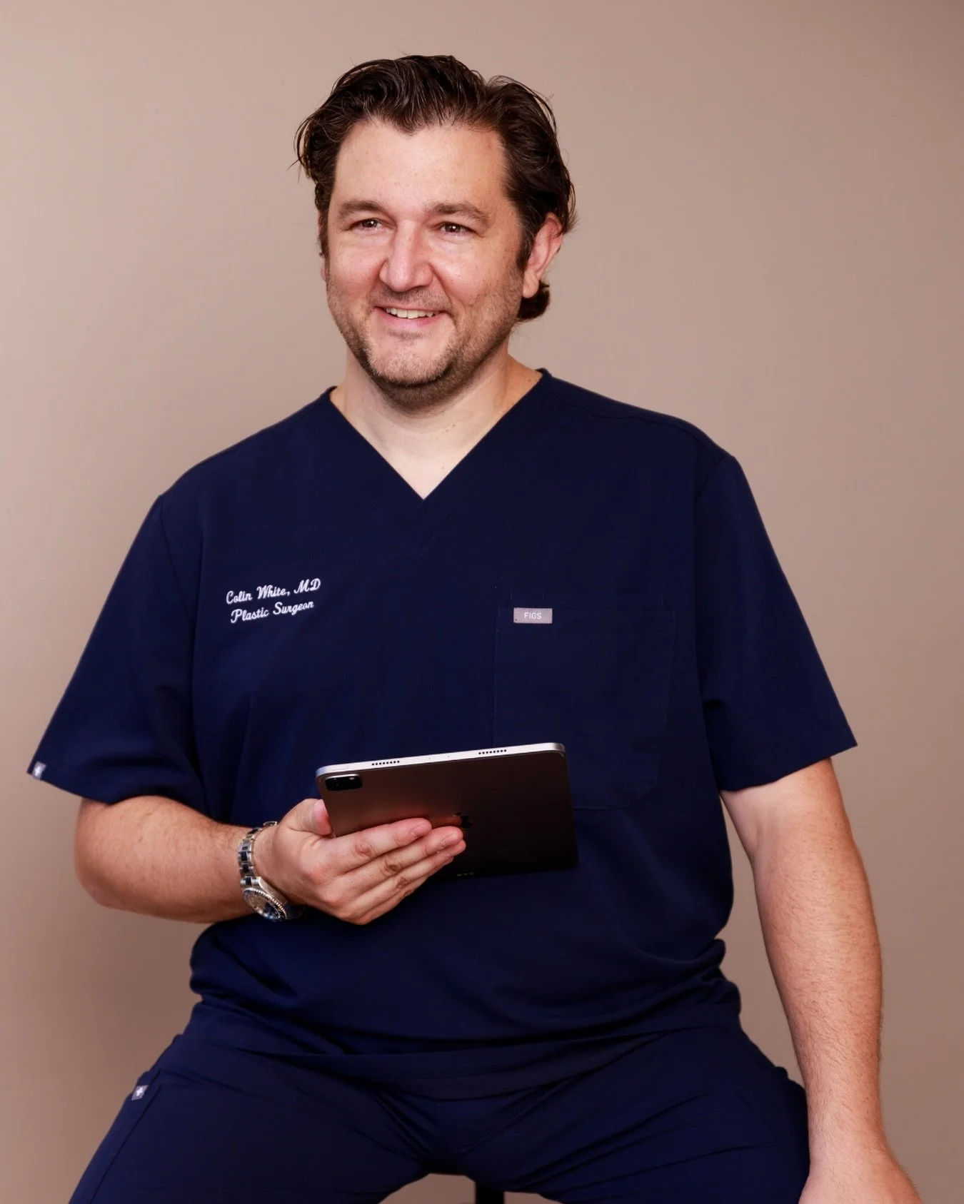 Not sure where to start? Start with a consultation with Dr. Colin White 📝⁠
⁠
This is where we:⁠
✔️ Understand your goals⁠
✔️ Assess your needs⁠
✔️ Walk you through preparation and timelines⁠
⁠
You can also ask about:⁠
&bull; Procedures you may not s