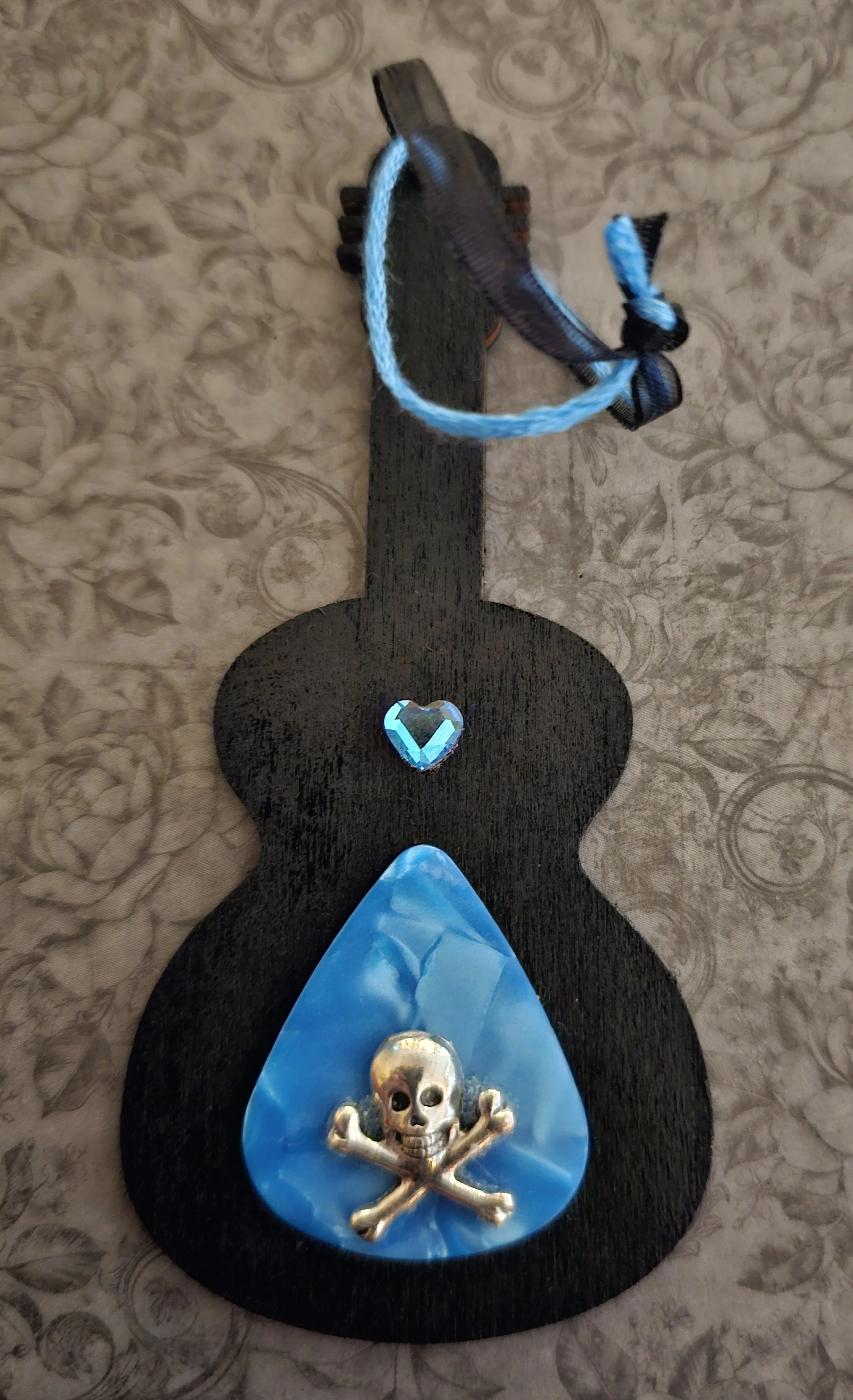 blue skull guitar ornament.jpg