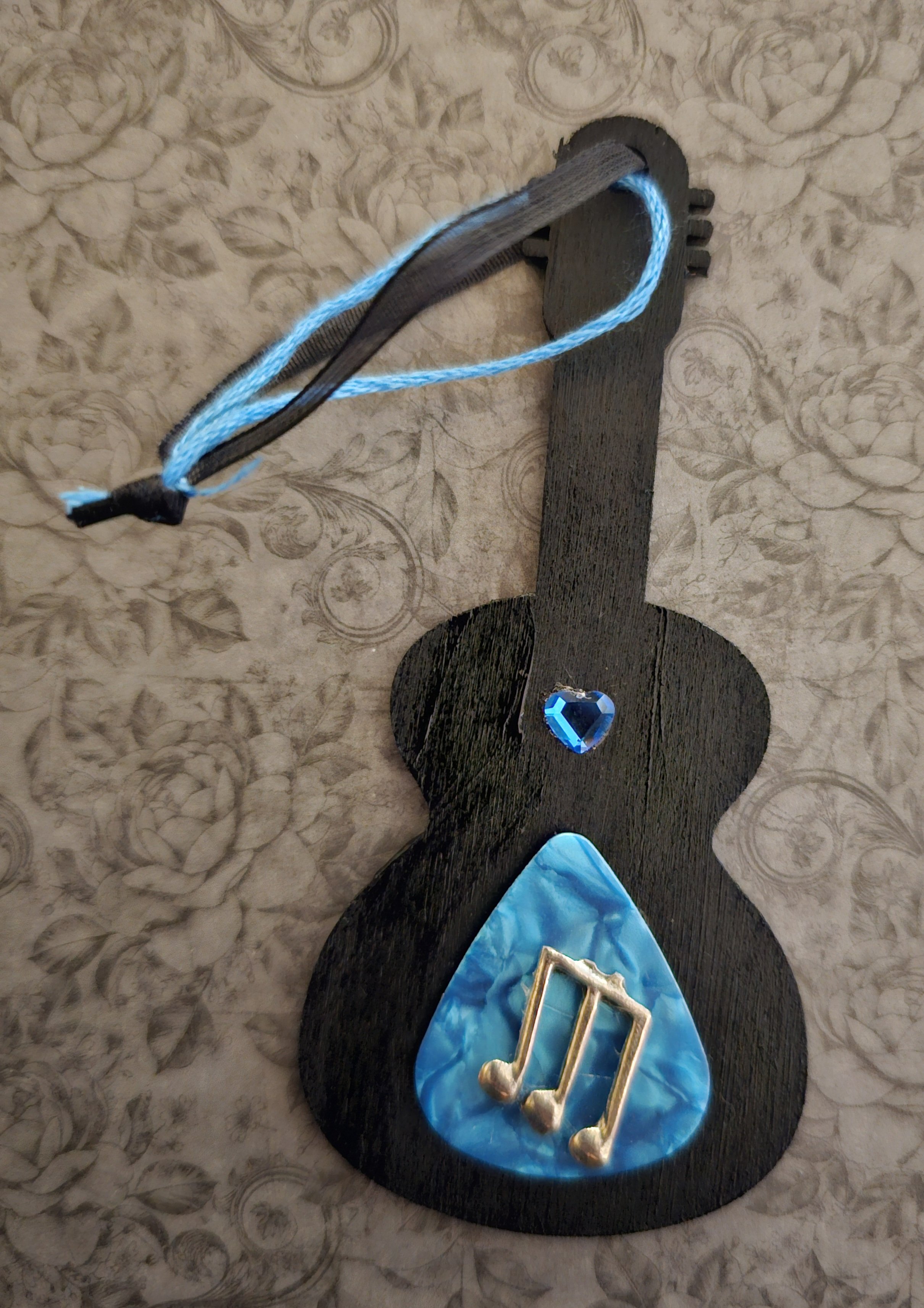 musical note guitar ornament.jpg