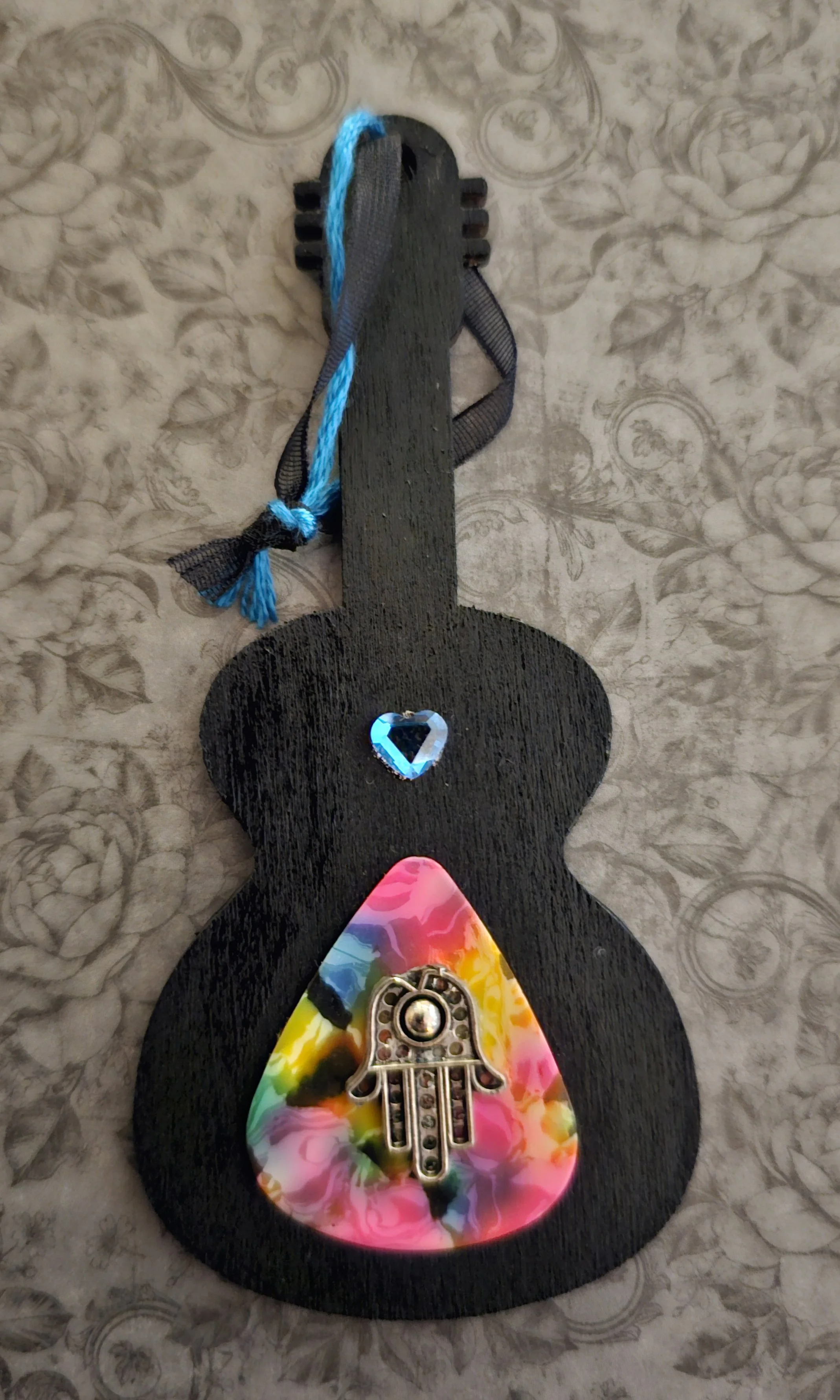 peace guitar ornament.jpg