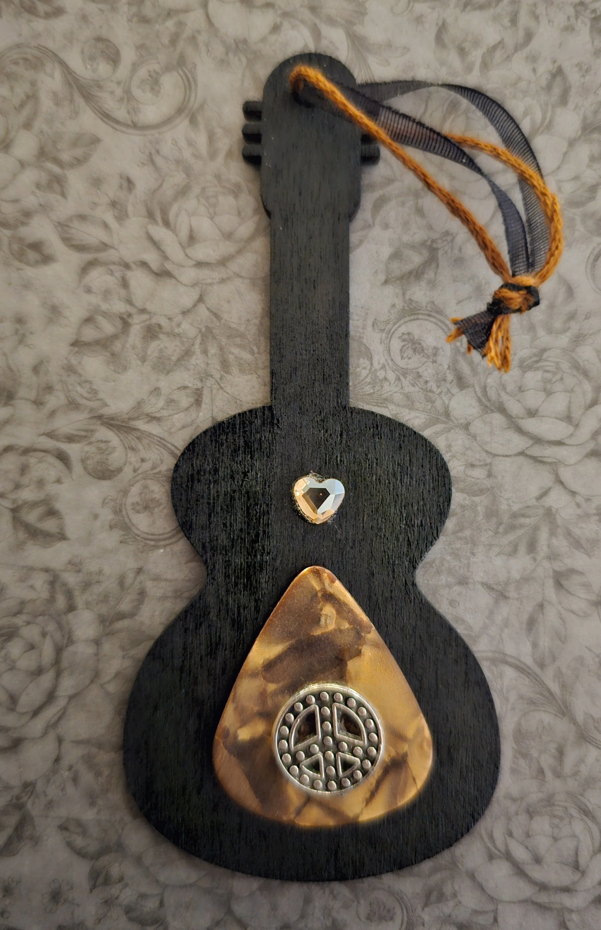 peace sign guitar ornament.jpg