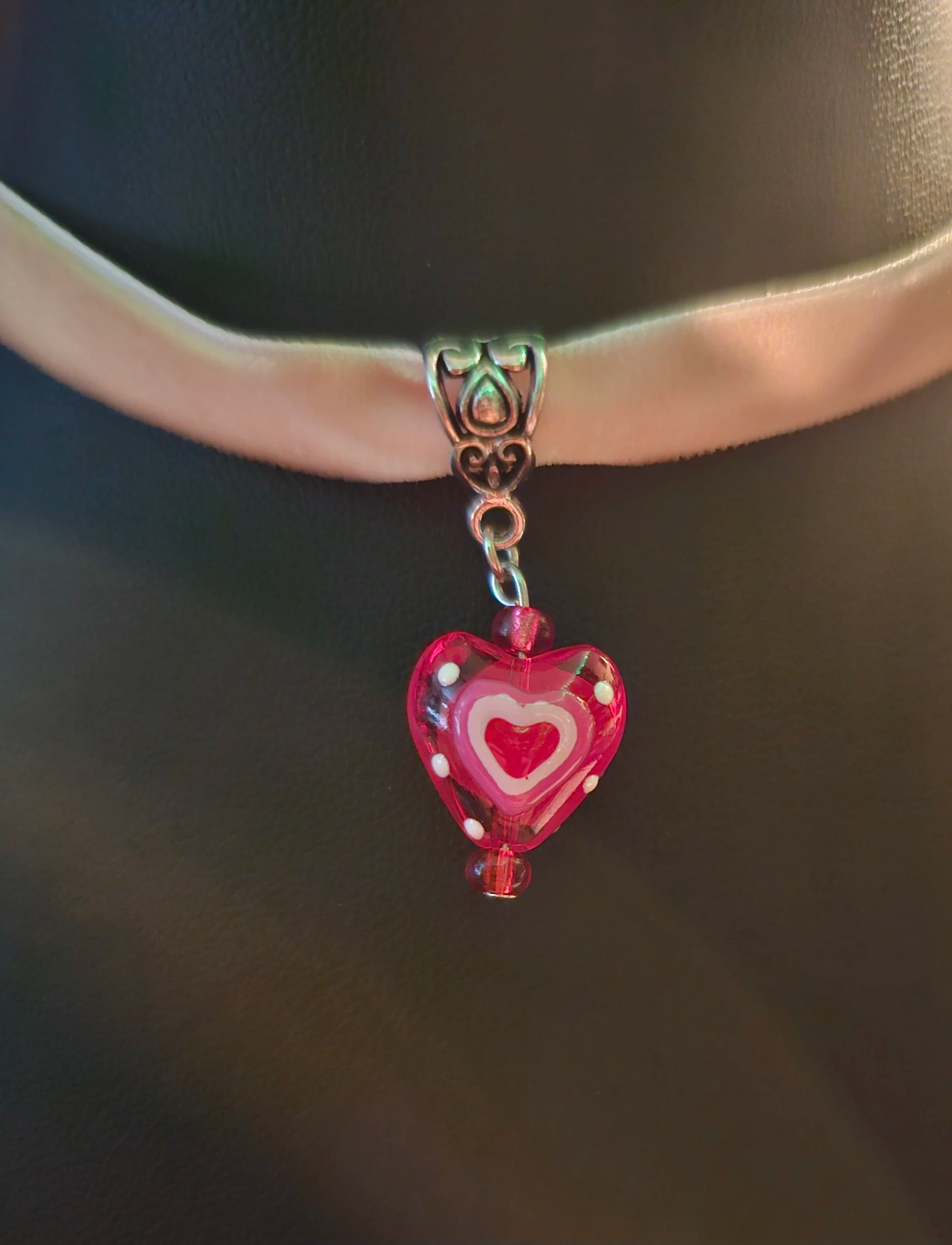 glass+heart+velvet+choker.jpg
