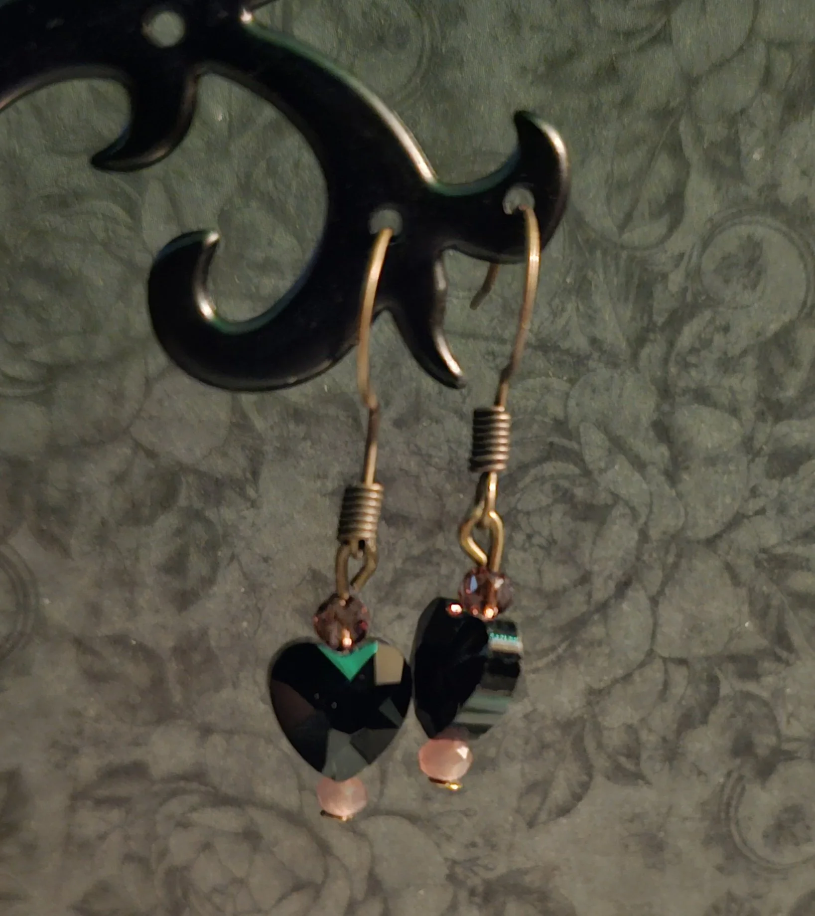 black heart earrings.jpg