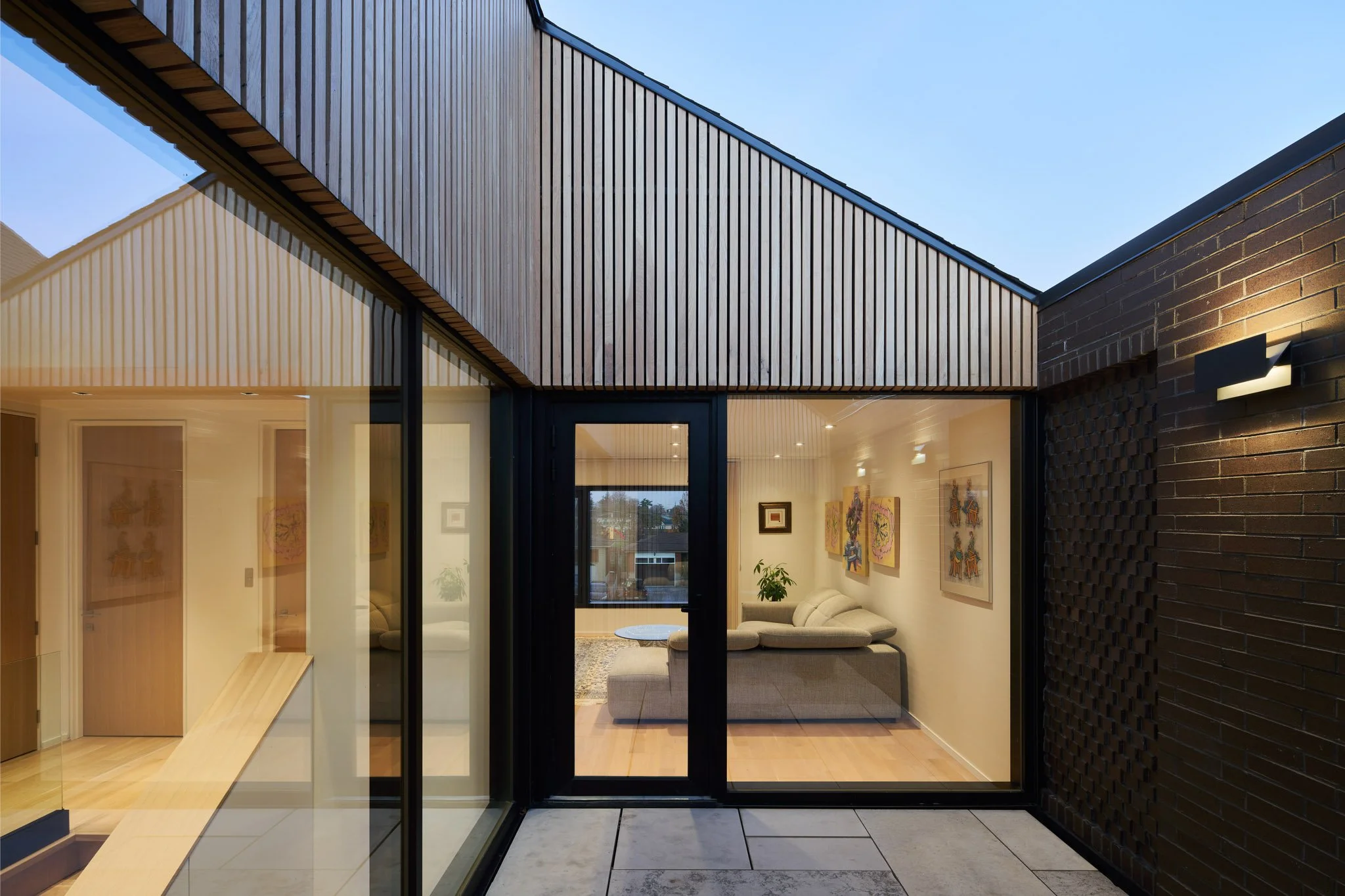 Michael Muraz - 28 Emily Residence 044 Low-Res.jpg