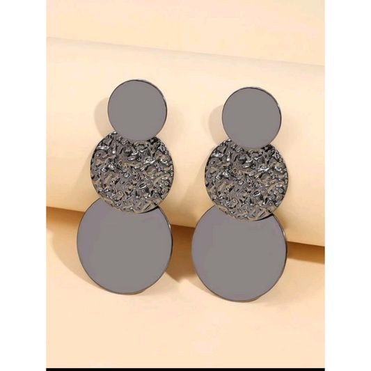 Circle metallic earrings