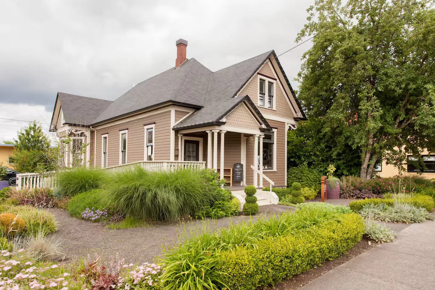 Downtown Victorian Loft