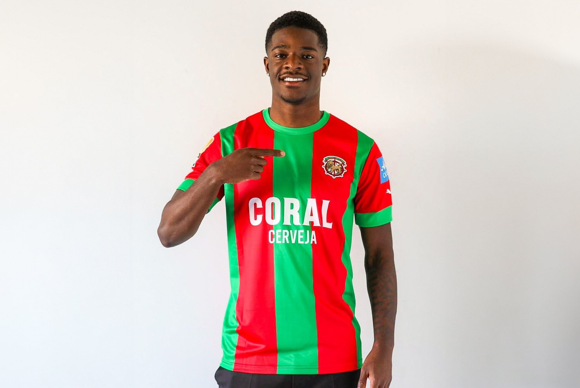 Mipo Odubeko Joins CS Maritimo