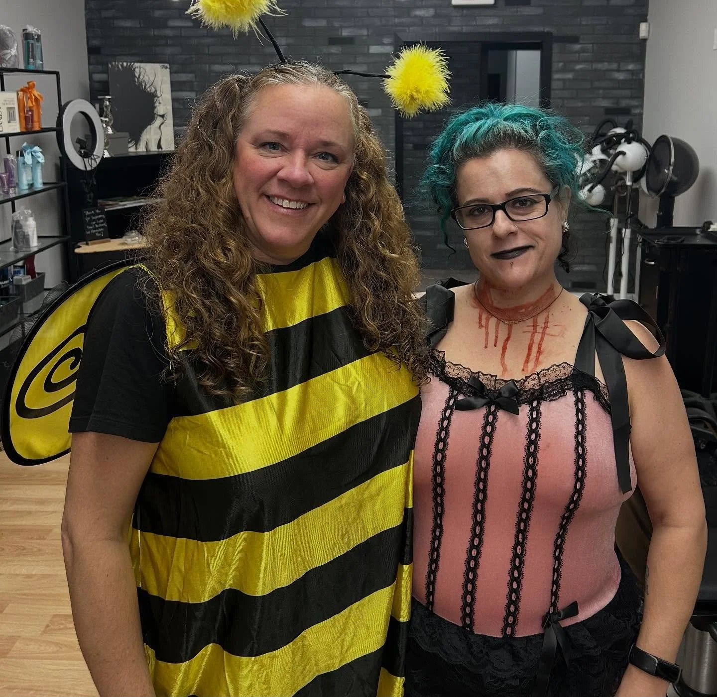 🎃Halloween fun! 👻
We hope this evening TREATS you well!👻🎃