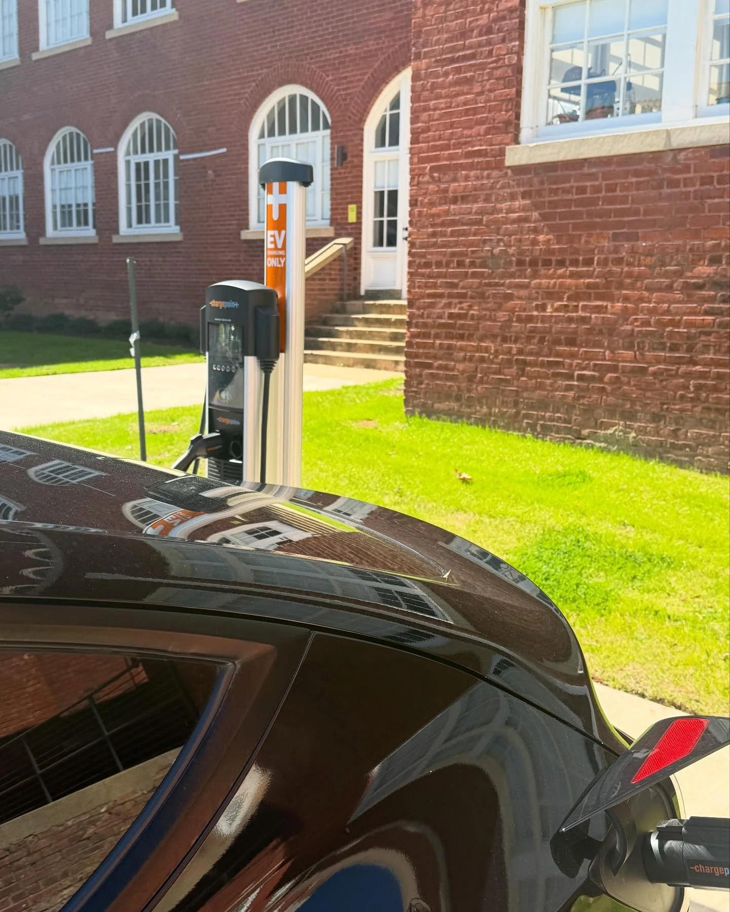 Thanks for the charge, @bullstreetsc and @chargepoint!