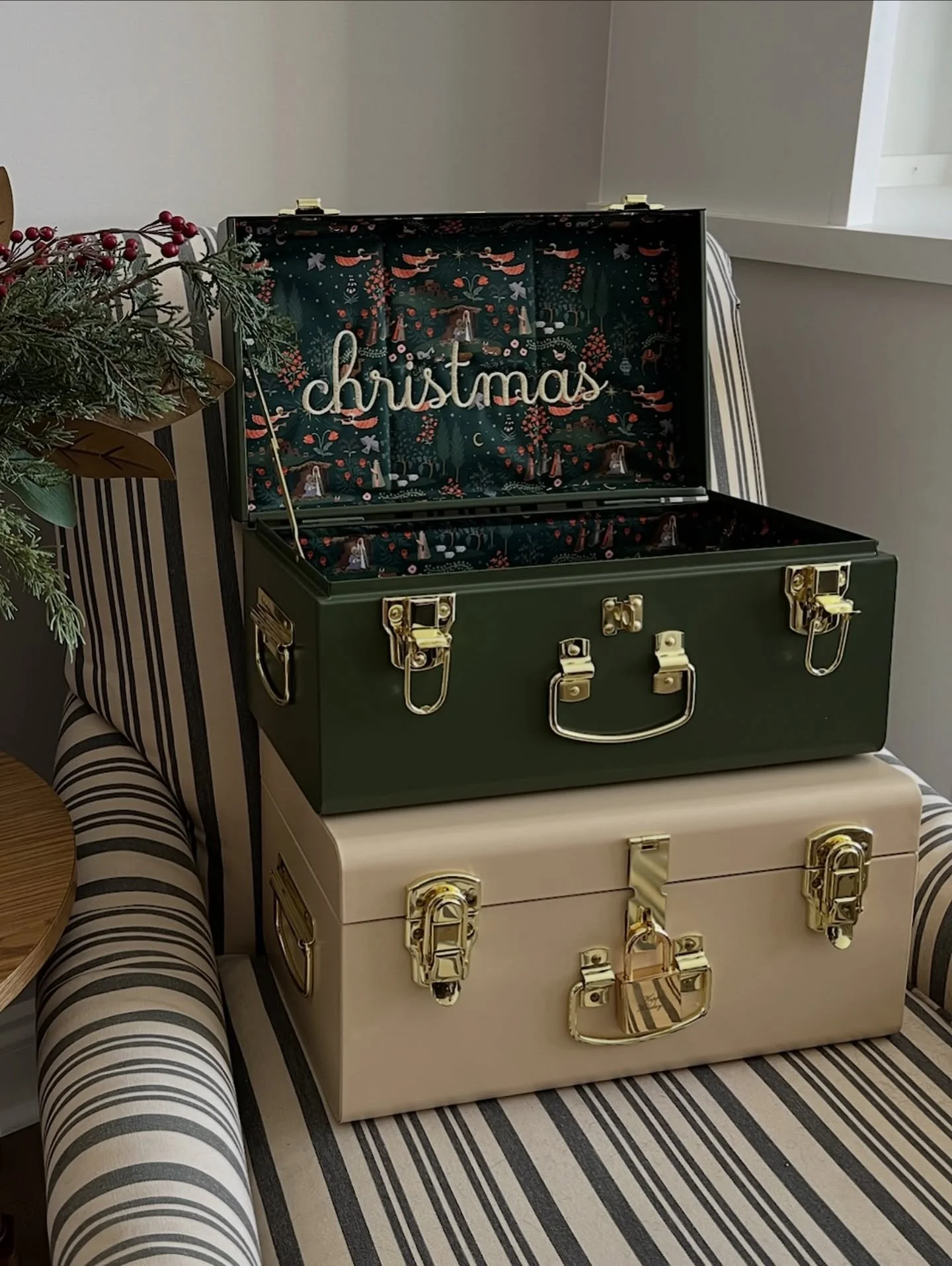 The @petitekeep x @riflepaperco collection has arrived and it&rsquo;s even more stunning in person! We were lucky enough to receive two of our own, and you guys&hellip;they&rsquo;re absolutely gorgeous.

If you&rsquo;re not familiar, Petite Keep crea