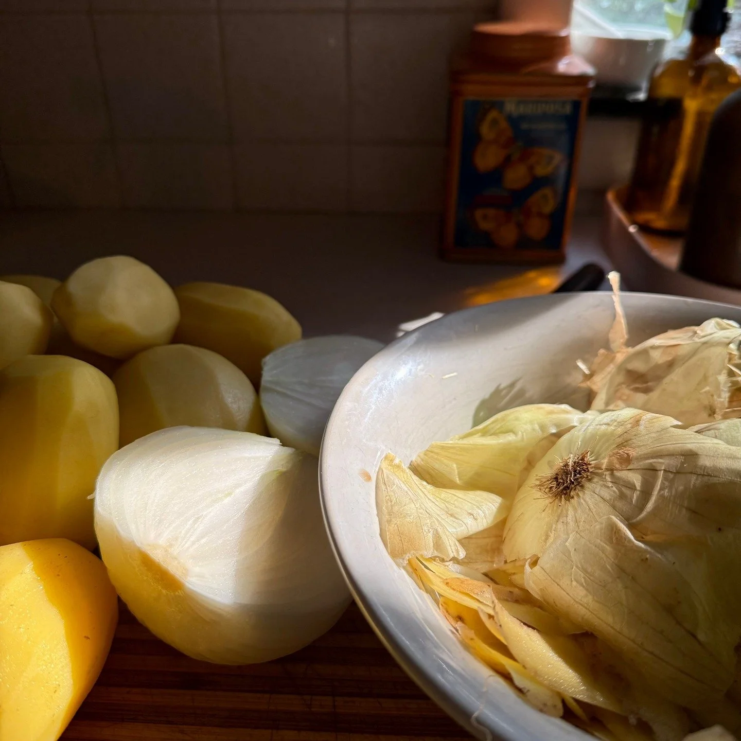 TIP: Keep a bowl on your counter while prepping meals to collect food scraps easily &mdash; then just dump it into your compost bucket after! 🥒♻️
We&rsquo;re grateful for our little helper &mdash; she loves filling up our bucket! How do you collect 