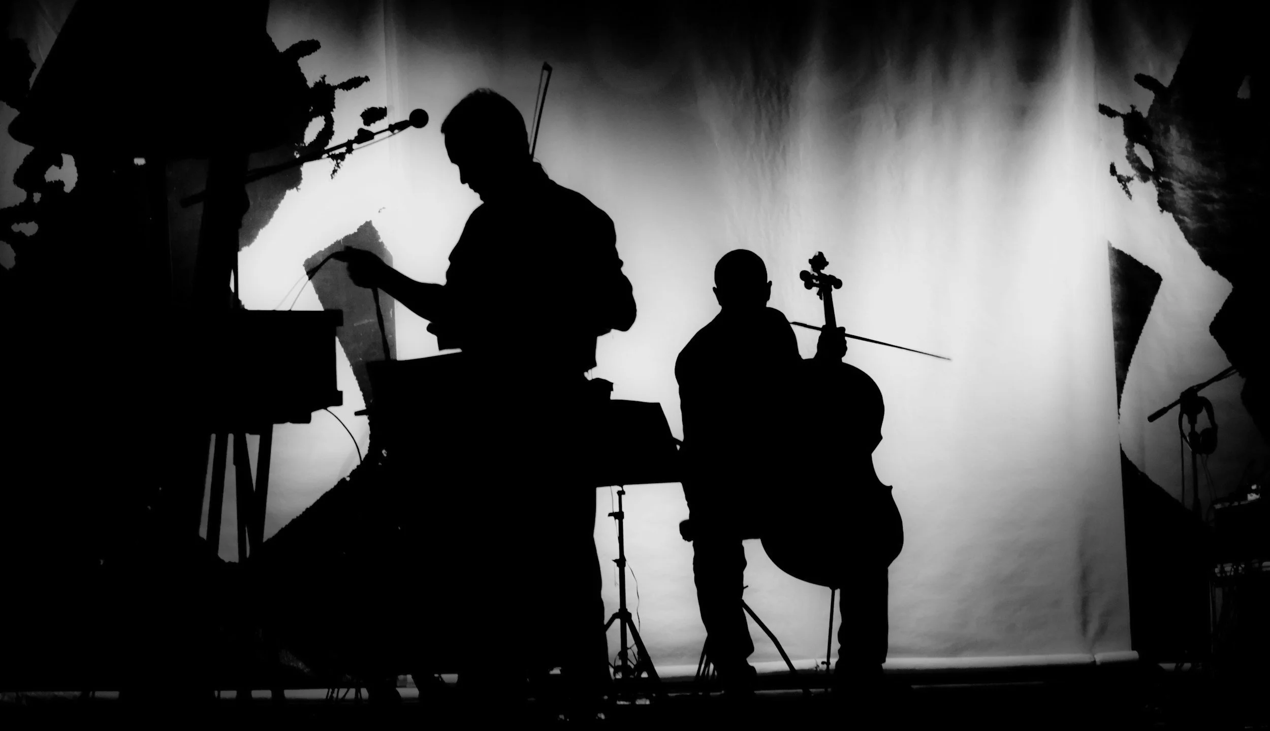 A New York New Year’s Eve – The Tony Guerrero Quintet ft. Lia Booth