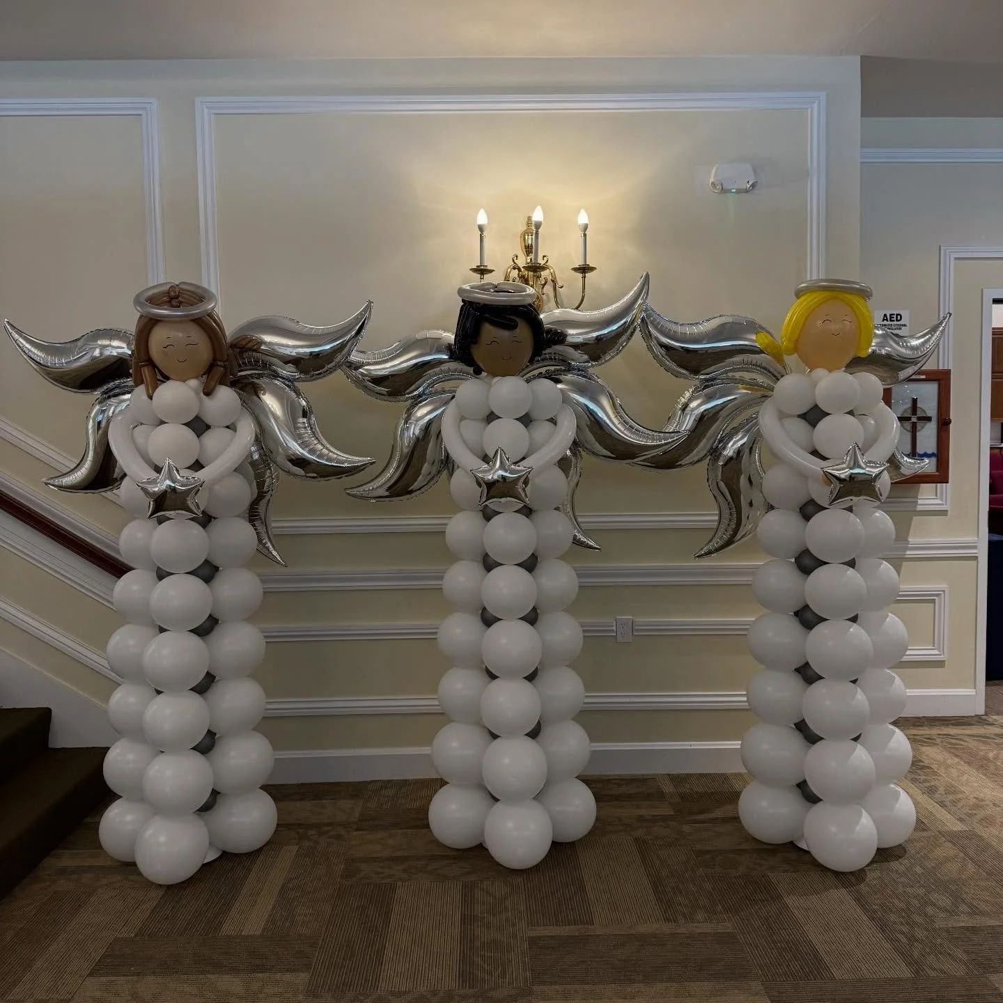 Spreading Christmas Joy one Balloon Angel at a time! Children&rsquo;s Christmas Party!
#christmas #christmasballoons #angel #christmasangel
#balloondecorations #seasonalballoons #balloonsculpture
#balloonarch #ballooncenterpieces