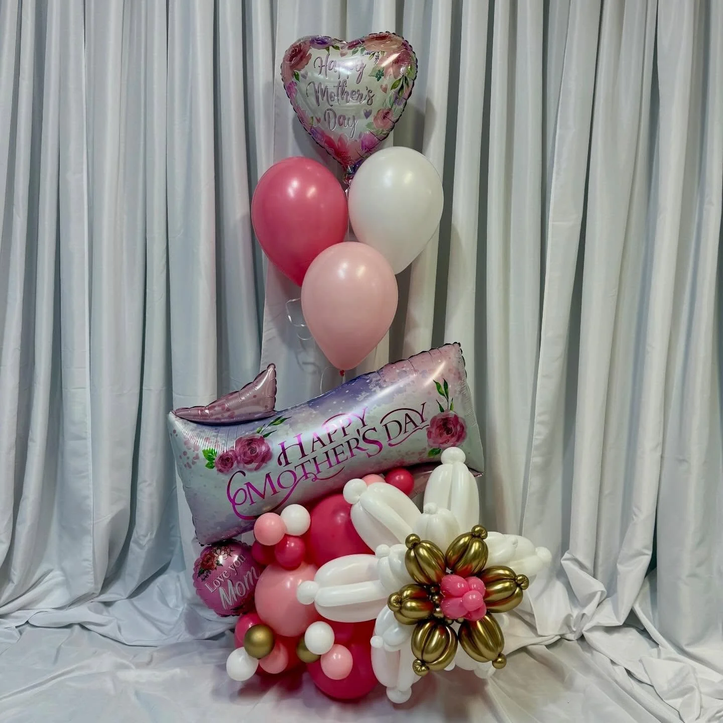 Imagine Mom&rsquo;s face when she sees this beautiful balloon bouquet! Mother&rsquo;s Day is right around the corner. Book with us now.
#mothersday
#mothersdayballoons
#balloonbouquet
#balloonflowers 
#balloonartist