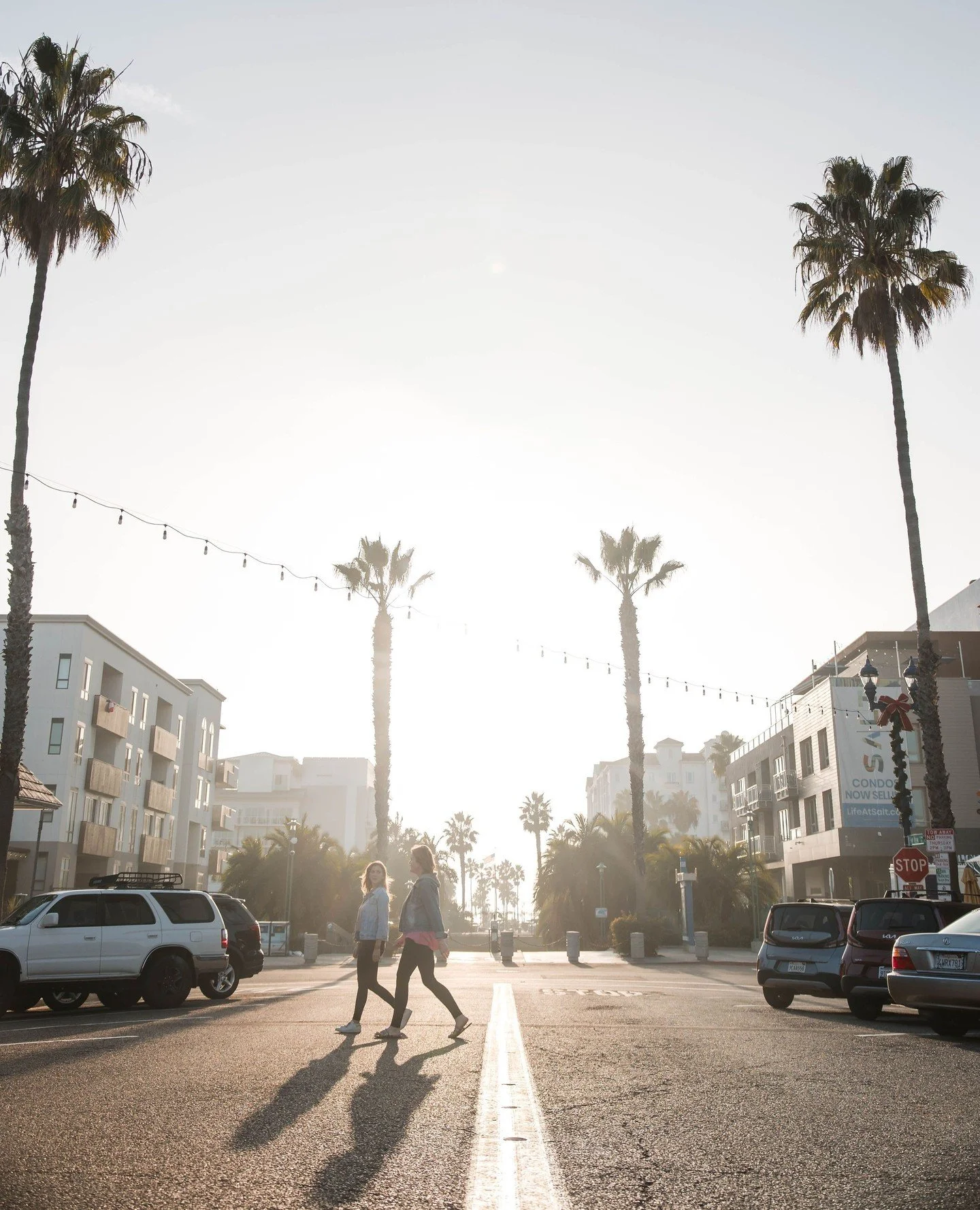 We saw a quote this morning from Lisa Ann Walter about her friendship with Elaine Hendrix. They met filming The Parent Trap back in 1998 and have called each other soulmates ever since, the kind you just know will always be in your life.

And immedia