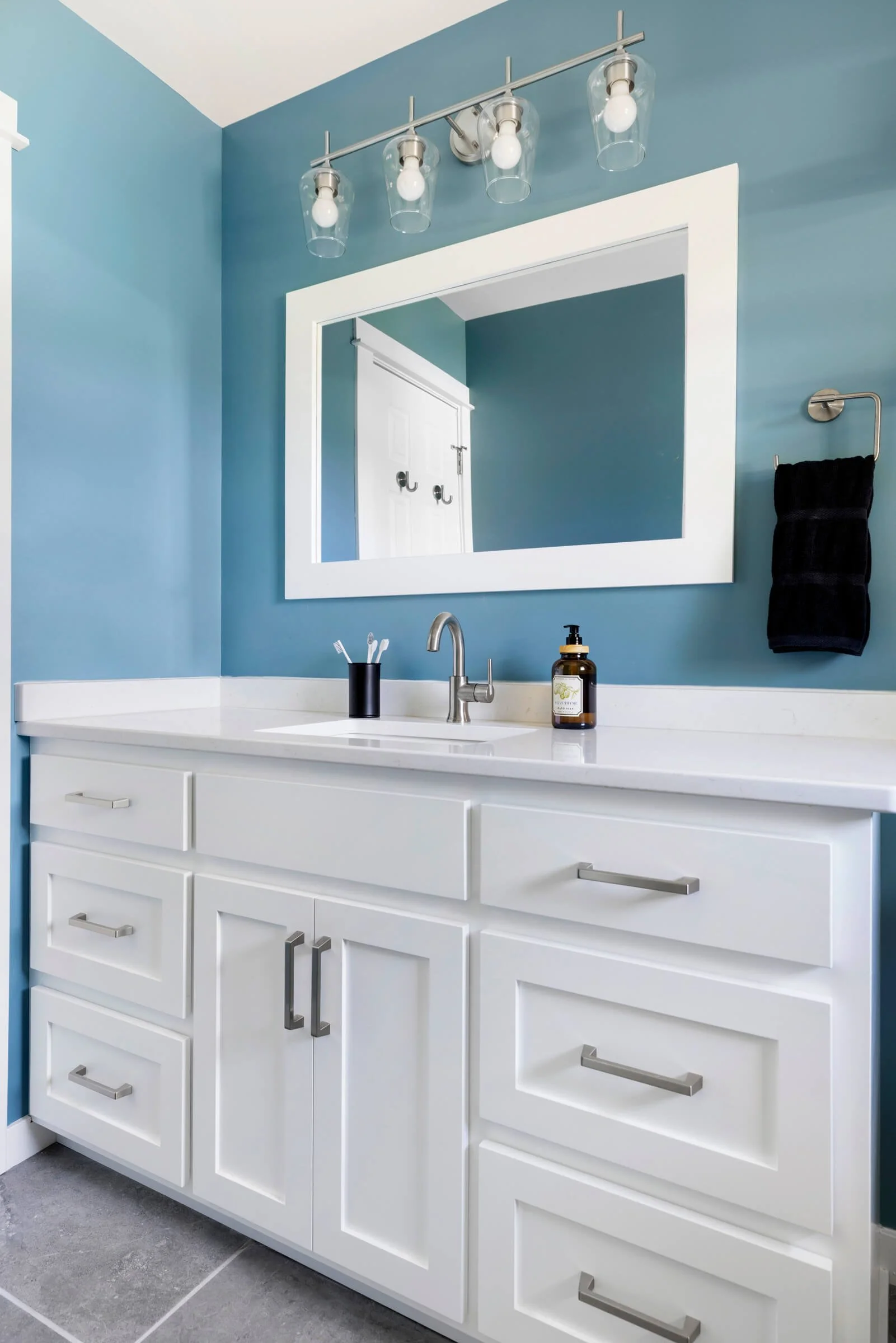 Larson Interiors - Florida Ave N - 005.jpg