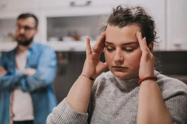 6 Gaslighting Phrases People Say To Manipulate You - Kelsey Borresen