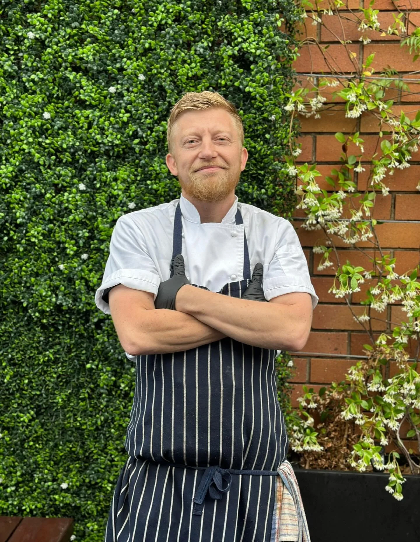 Cheers to the captain of the kitchen! 🧑&zwj;🍳🎂 Happy Birthday, Chef Daz !

#noosapub #noosachef #happybirthday