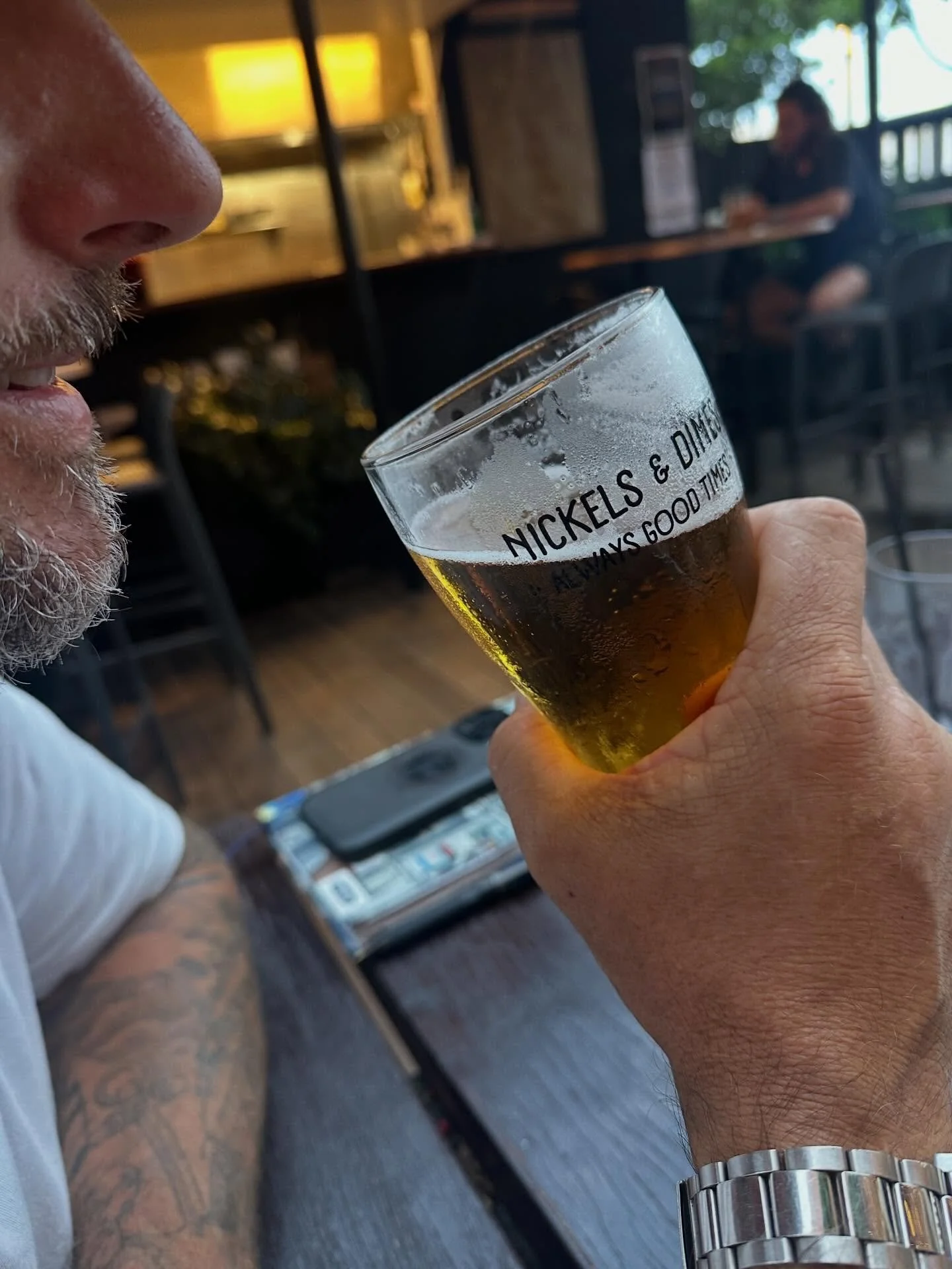 The clock just struck beer o&rsquo;clock.
Coincidentally&hellip; it&rsquo;s also Friday

See you at the bar 🍻

#noosa #noosapub #beeroclock