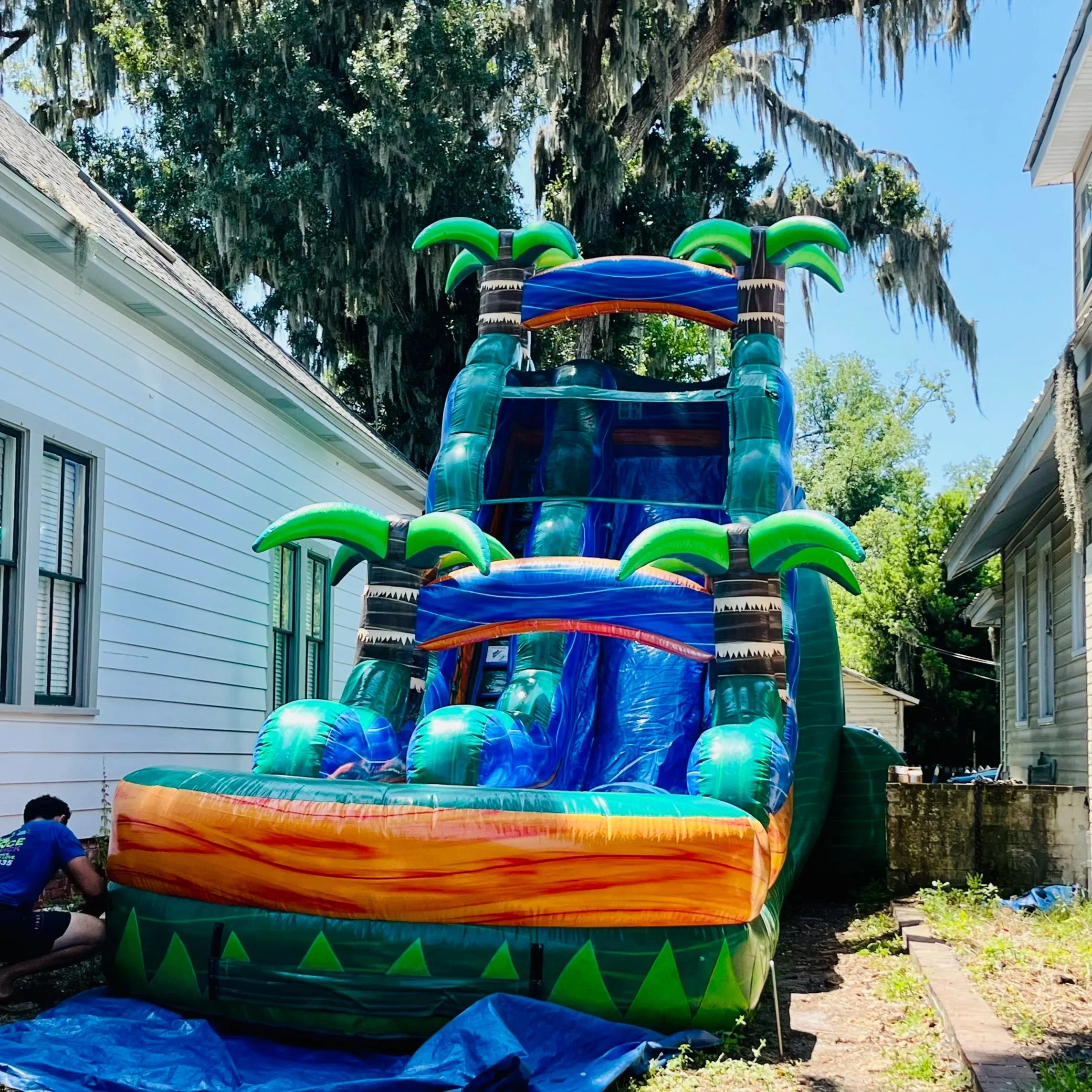 High-impact backyard water slide rental designed for nonstop summer fun and unforgettable party photos.