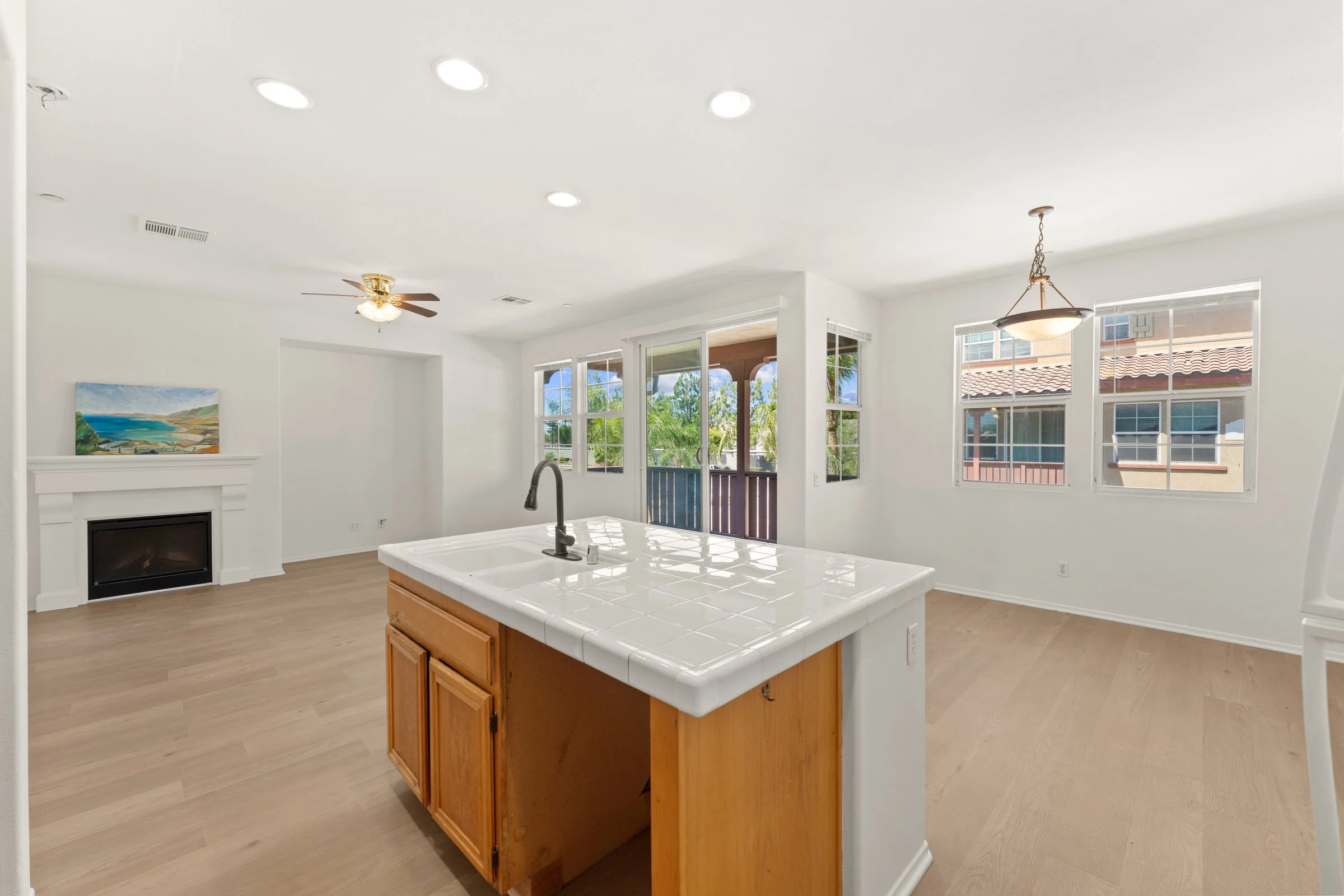 3626 W Devonshire Ave-14.jpg