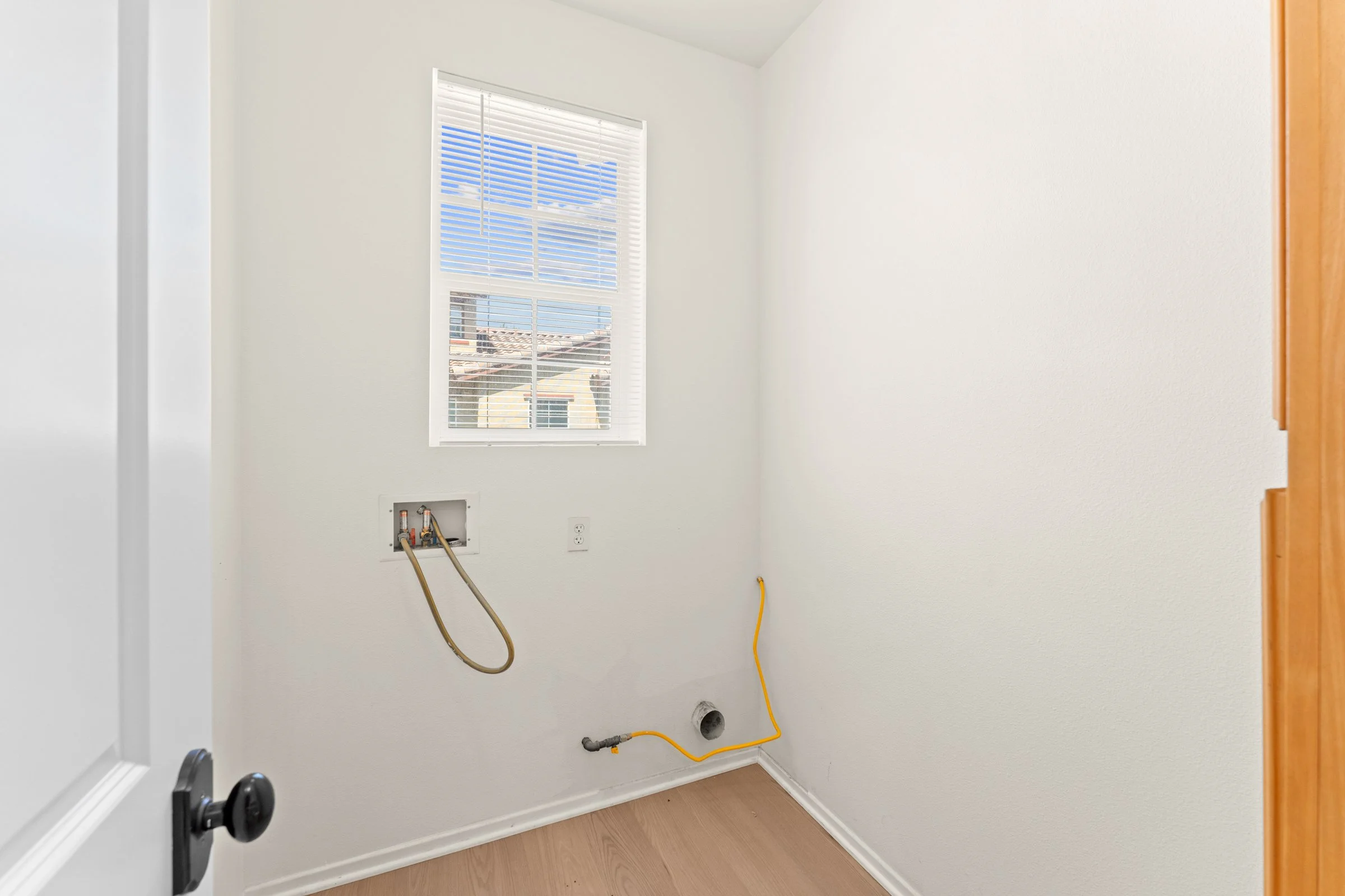 3626 W Devonshire Ave-25.jpg
