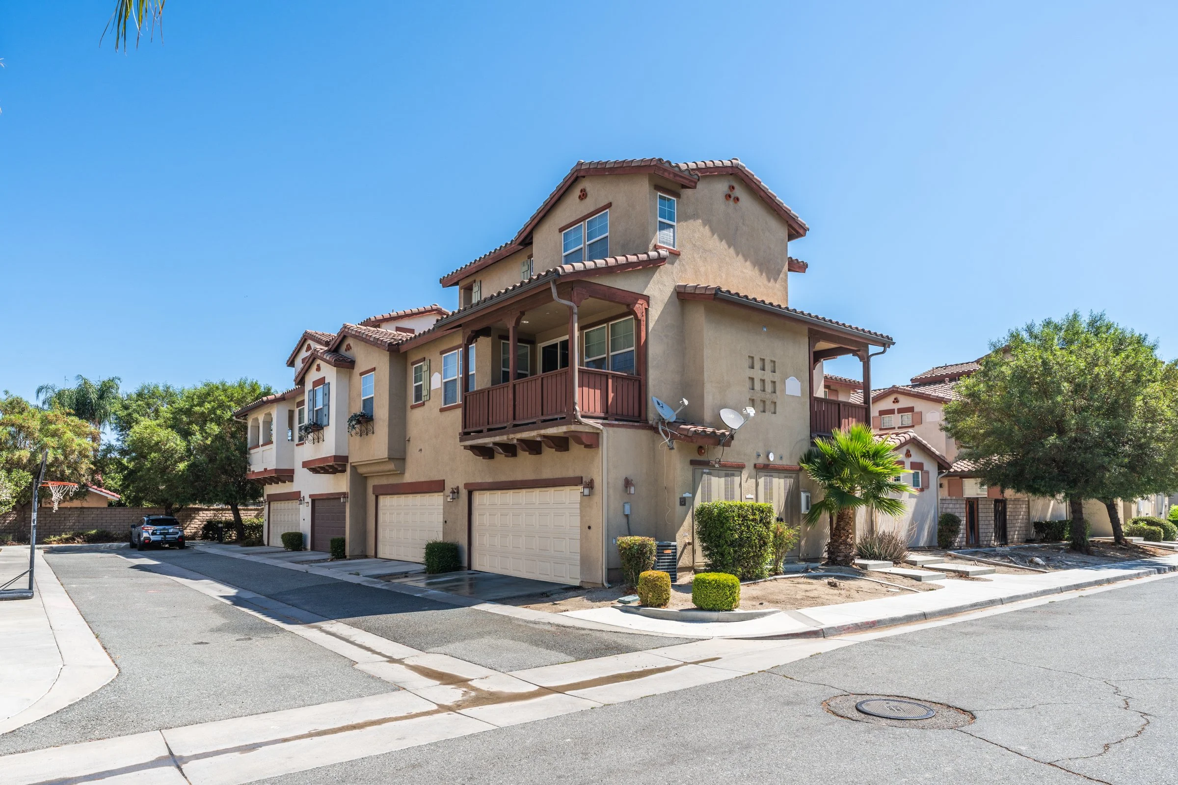 3626 W Devonshire Ave-1.jpg