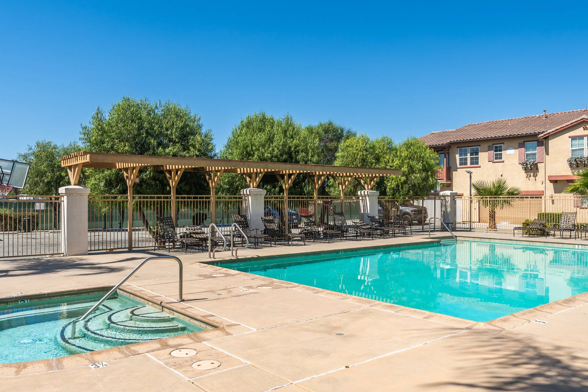 3626 W Devonshire Ave-39.jpg