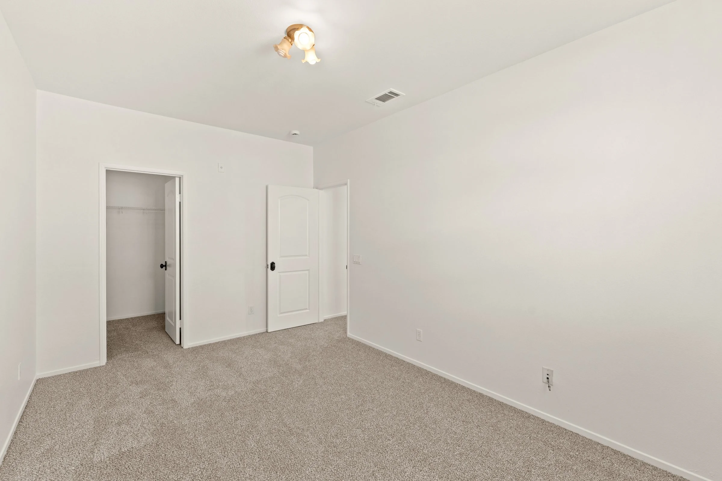 3626 W Devonshire Ave-22.jpg