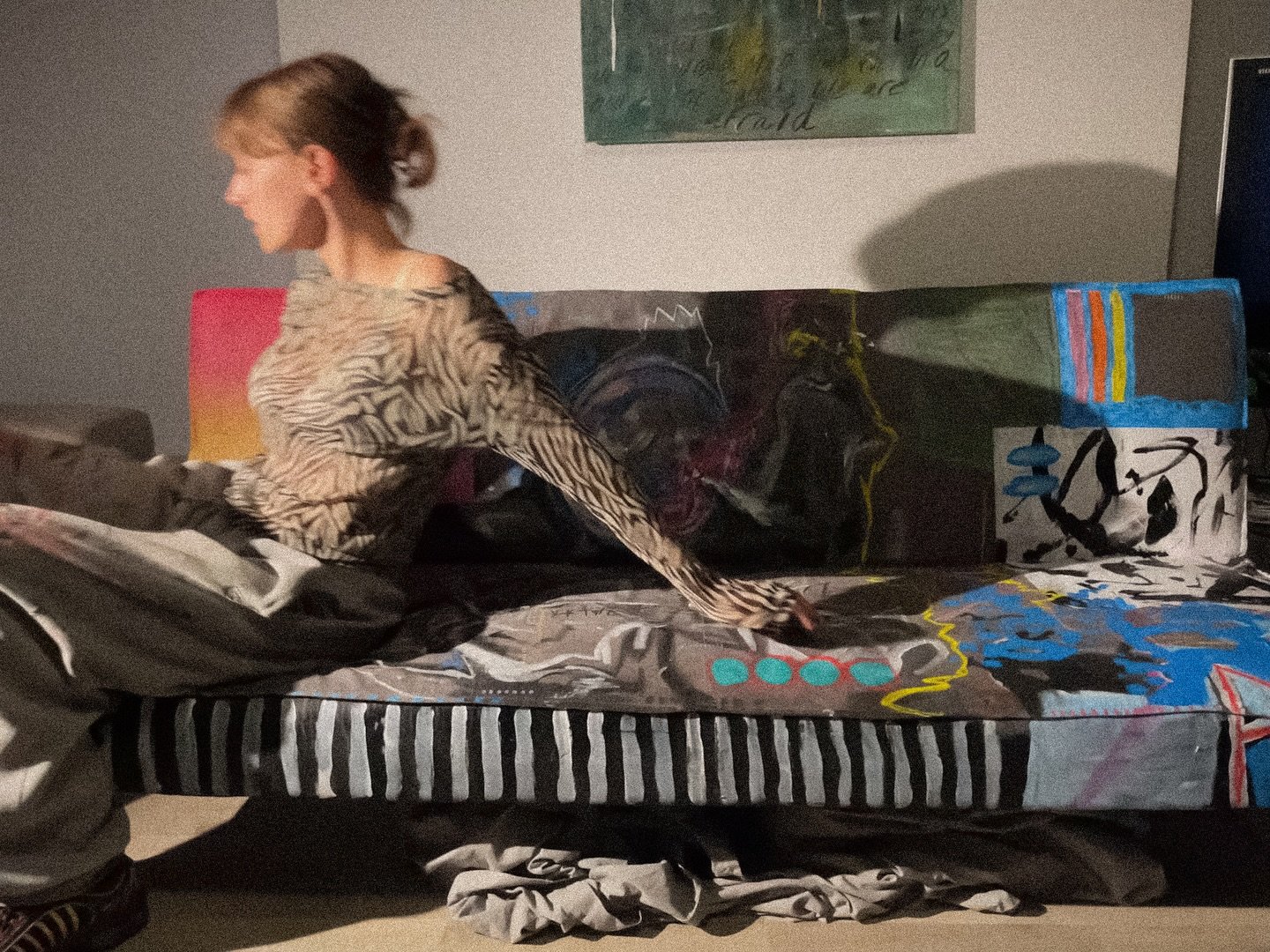 Just me & my sofa 🧃
#art #comtemporaryart #painter #abstractartistsofinstagram #artist #colorfulart #artwork #gracerita
