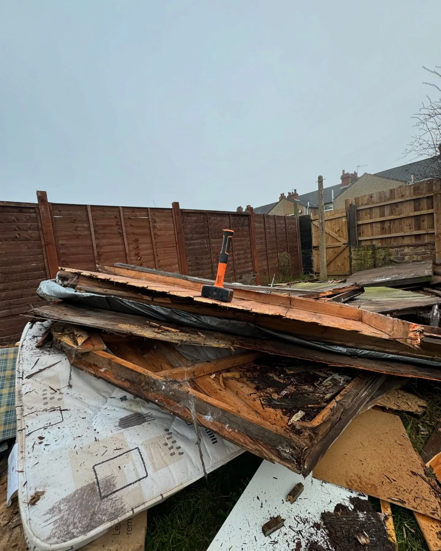 When the project&rsquo;s running late, and the shed is beyond saving&hellip; sometimes, you just have to grab a hammer and a saw and take matters into your own hands! 🛠️💪

The structure was so rotten it practically fell apart&mdash;but hey, sometim