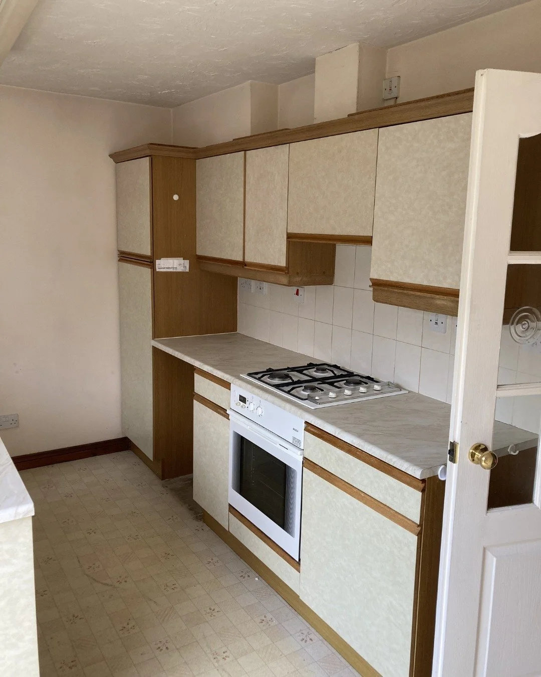 What do you think of this style of decor, would you  keep it or change it? 👀 

#ReliablePropertyUK #BeforeAndAfter #PropertyJourney #RefurbishmentUK #BehindTheBuild