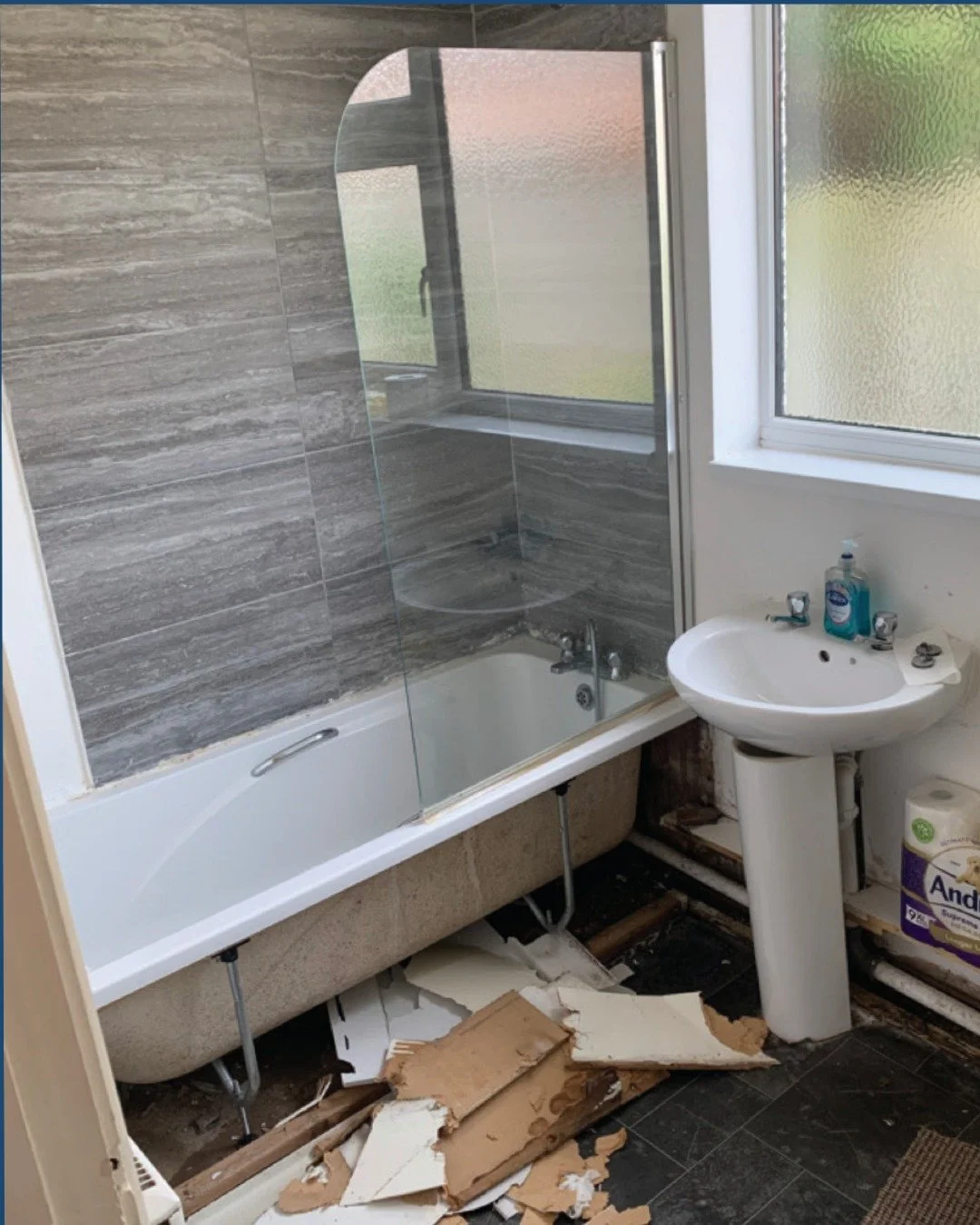 Before ➡️ After

A full bathroom refresh focused on improving layout, finish, and overall feel.

Follow us for more!

#ReliablePropertyUK #BeforeAndAfter #BathroomRenovation #PropertyTransformation #UKHomes