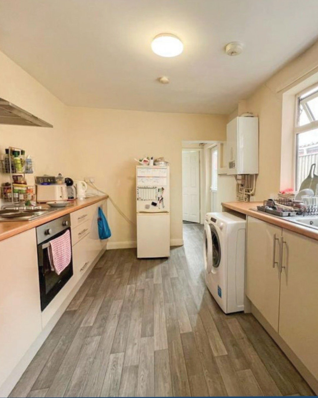Before ➡️ After

A clean kitchen transformation, done step by step.
Let us know your thoughts 👀

#ReliablePropertyUK #BeforeAndAfter #KitchenTransformation 
#UKHomes #RefurbishmentUK