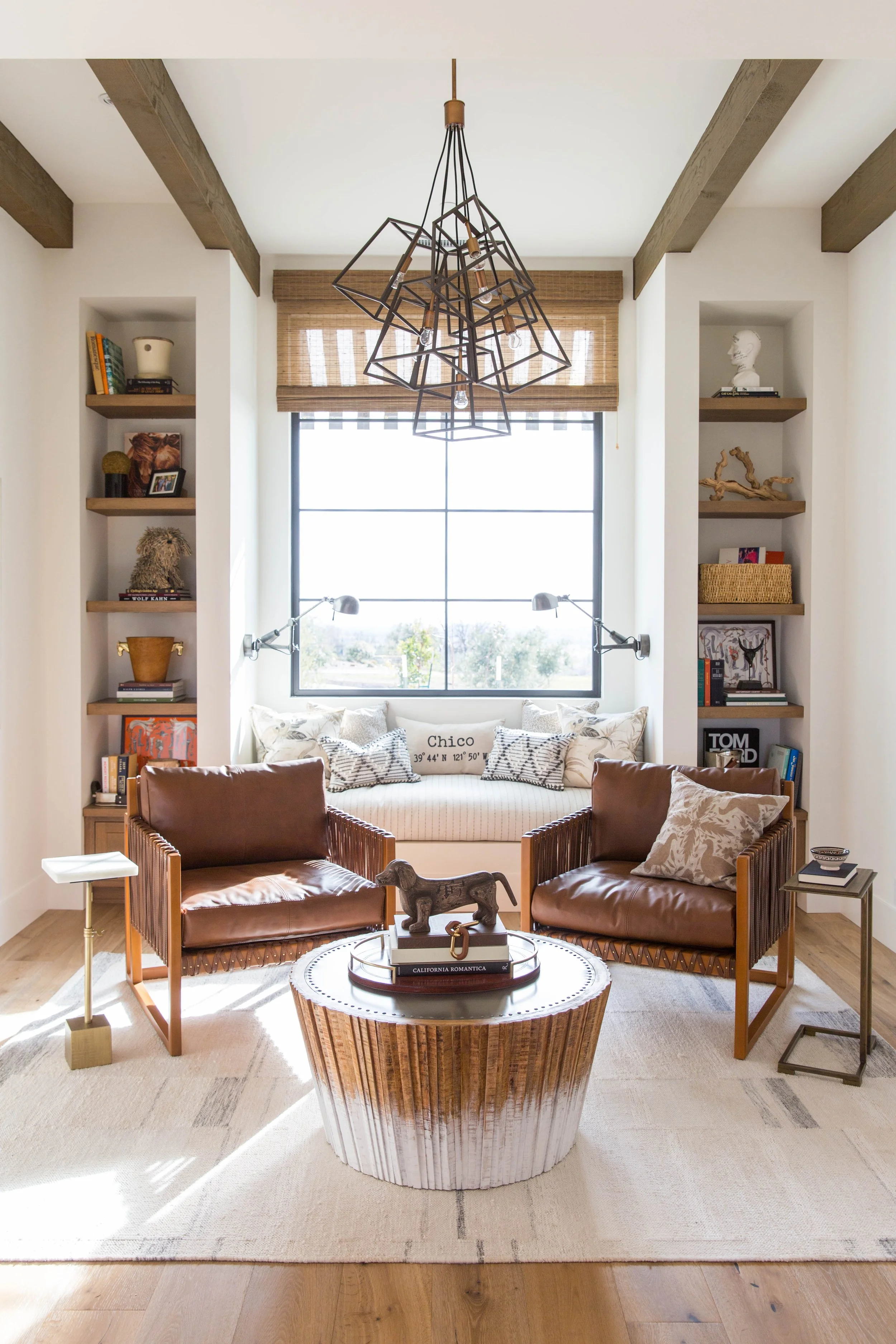 Living room remodel by Airehart Construction, a licensed California contractor providing expert witness cost-of-reconstruction estimates for insurance litigation, supporting attorneys, policyholders, and adjusters in property damage disputes.