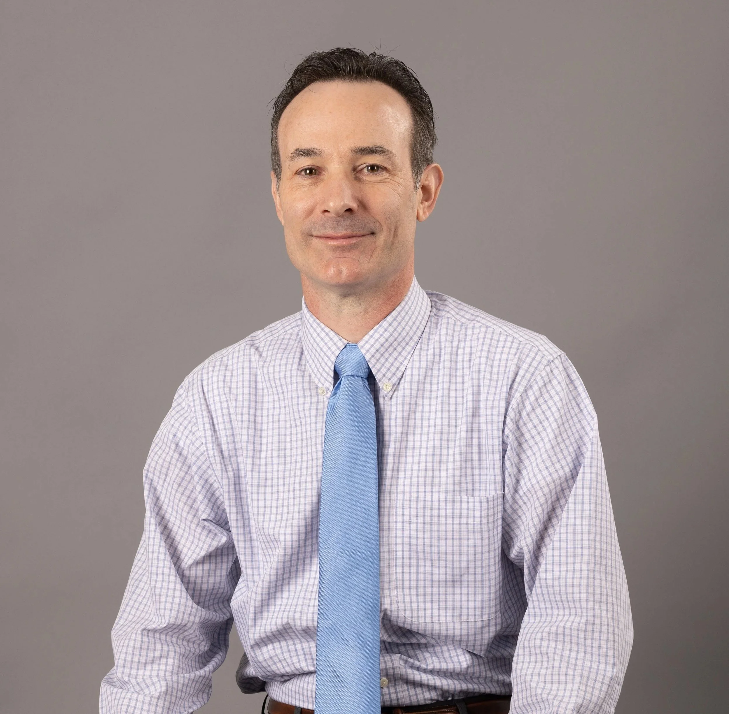 Best Headshot Backgrounds for LinkedIn