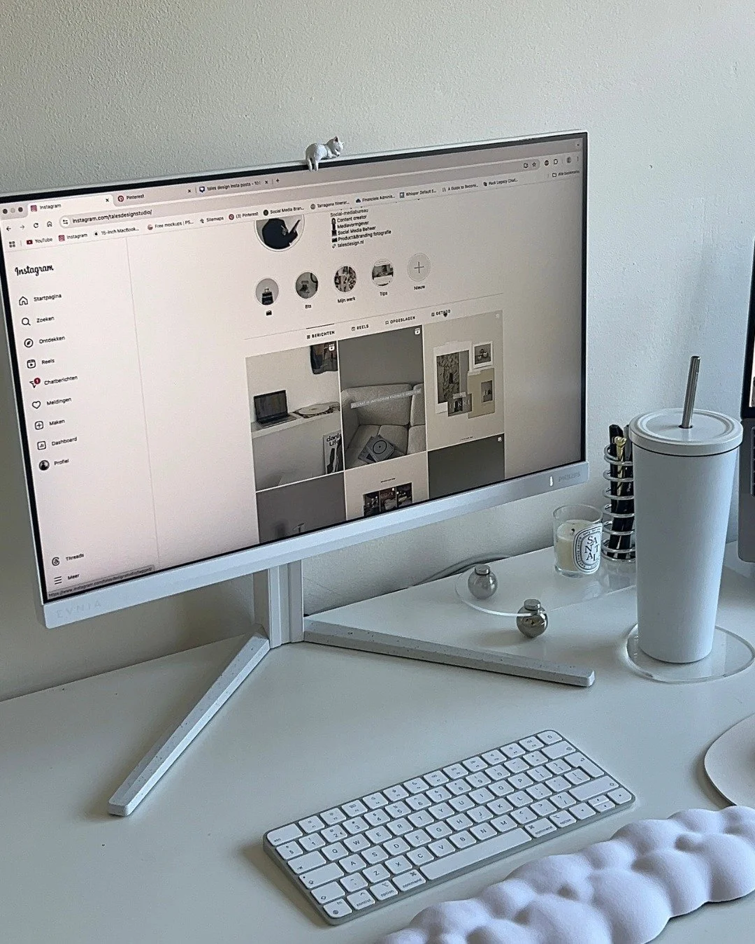 Outsourcing your social media isn&rsquo;t a sign that you &ldquo;couldn&rsquo;t keep up.&rdquo; It&rsquo;s a sign that you finally decided your time matters.

Most business owners don&rsquo;t hand off their social because they don&rsquo;t care. They 