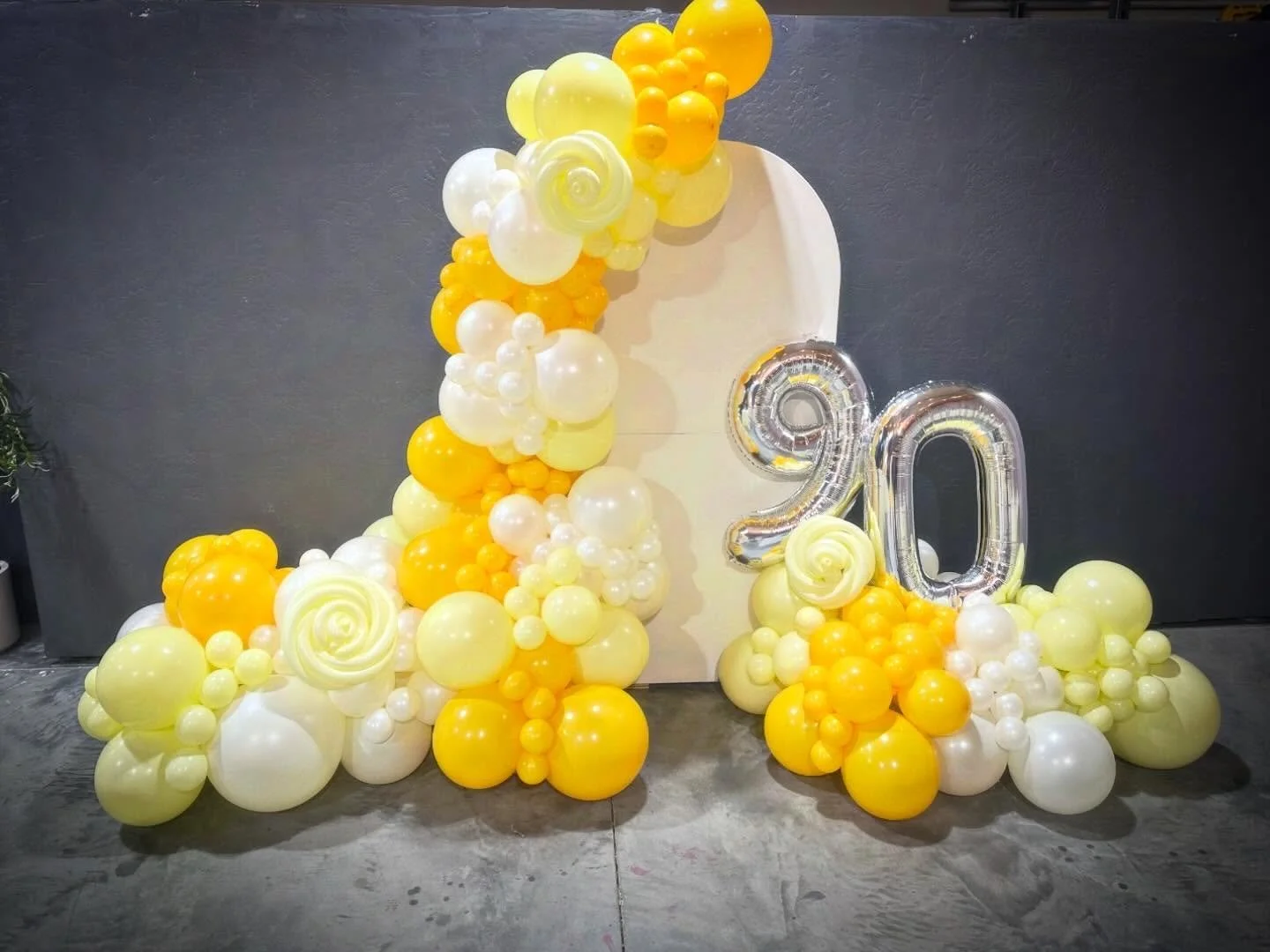 Happy 90th Birthday to a true Texas Rose &mdash; may your year be as bright and joyful as the celebration itself. #boiseballoonscapes #ilovethesocialhub