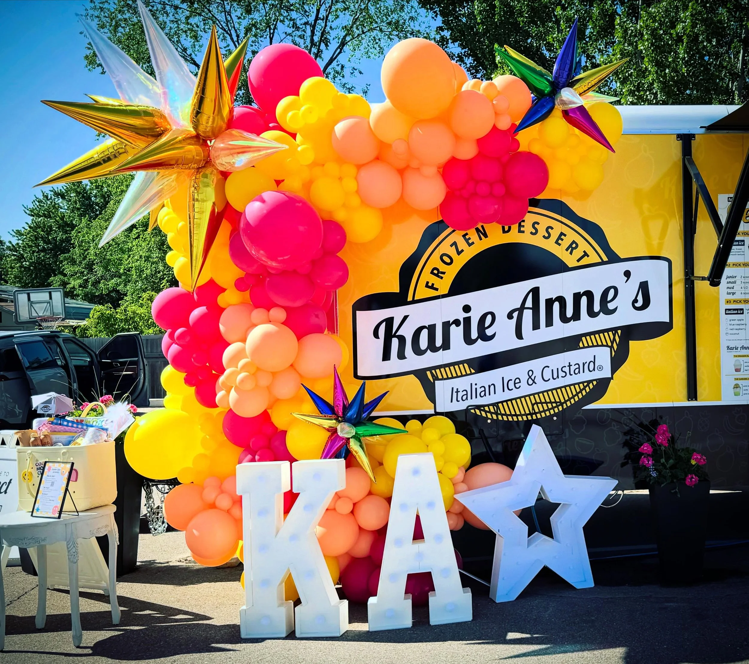A grand opening needs that POP that stops people in their tracks. Boise Balloonscapes gave Karie Anne&rsquo;s an entrance that stole the spotlight and set the tone for an unforgettable weekend in Star. This one, was SO FUN to create!!! #GrandOpening 