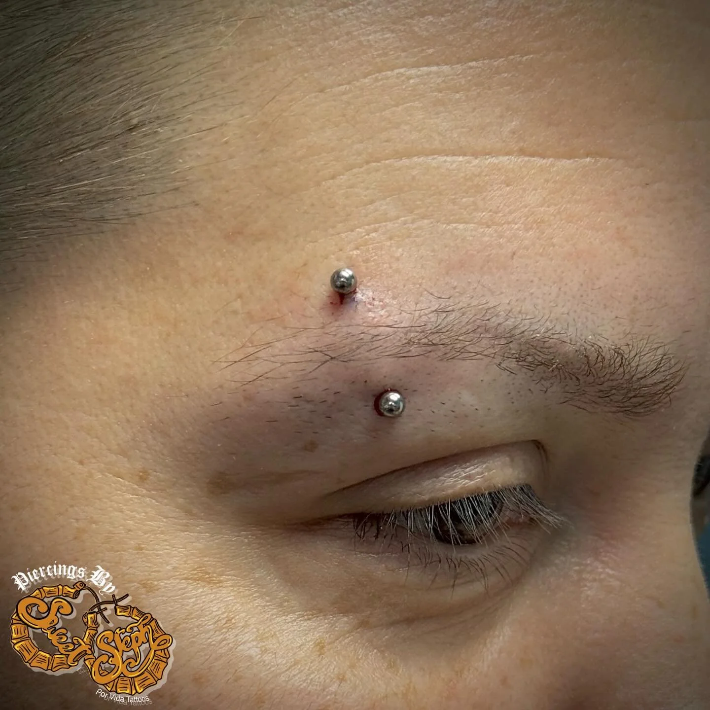 Pair of eyebrows by @sweetpiercingsbysteph