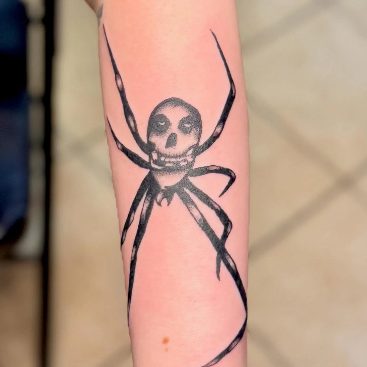 Check out this cool Tattoo do you want a cool tattoo? Come see @beeporvida  this weekend.