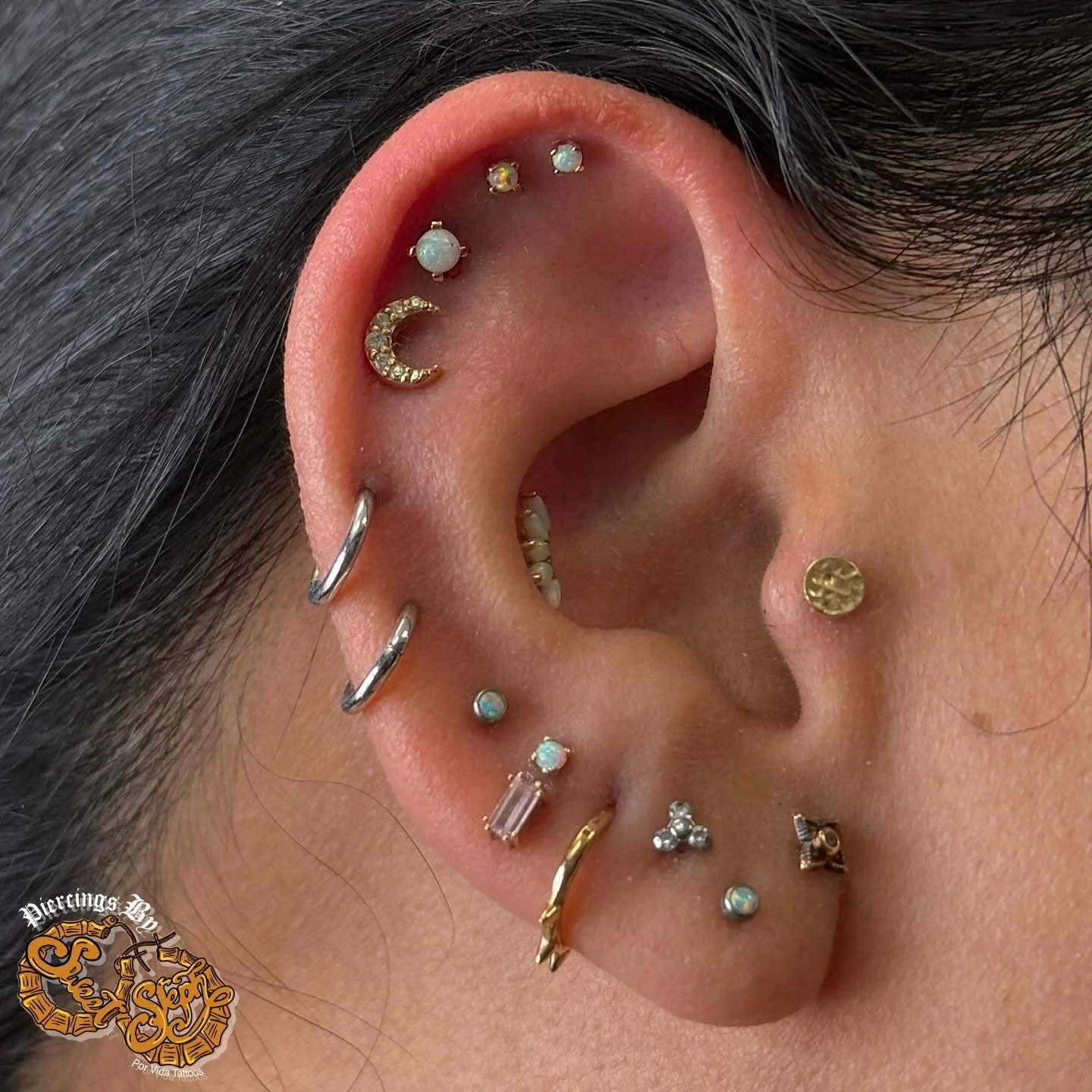 Curated and pierced by @sweetpiercingsbysteph