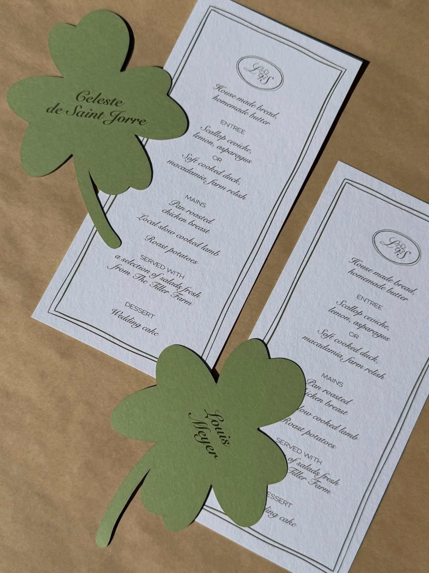 Obsessed with these! The paper, the texture, the lucky four leaf clover 🍀🤍 

Such a beautiful project with @popupplanningco - custom illustrations, die-cut place cards, menus and day-of wedding signage.