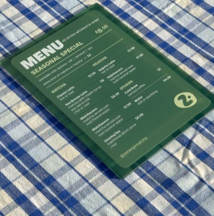 The finishing touches for The Travelling Matcha House 🫶🏼💚 Thanks for trusting the vision @zenergimatcha 

4.5mm acrylic / rounded corners and polished edges / double sided direct print / full colour + white ink 😎😮&zwj;💨

#signagedesign #menudes