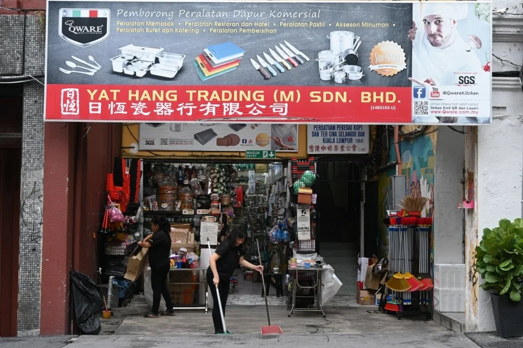 Yat Hang Trading traditional ceramic porcelain shop Jalan Tun H.S. Lee Chinatown KL