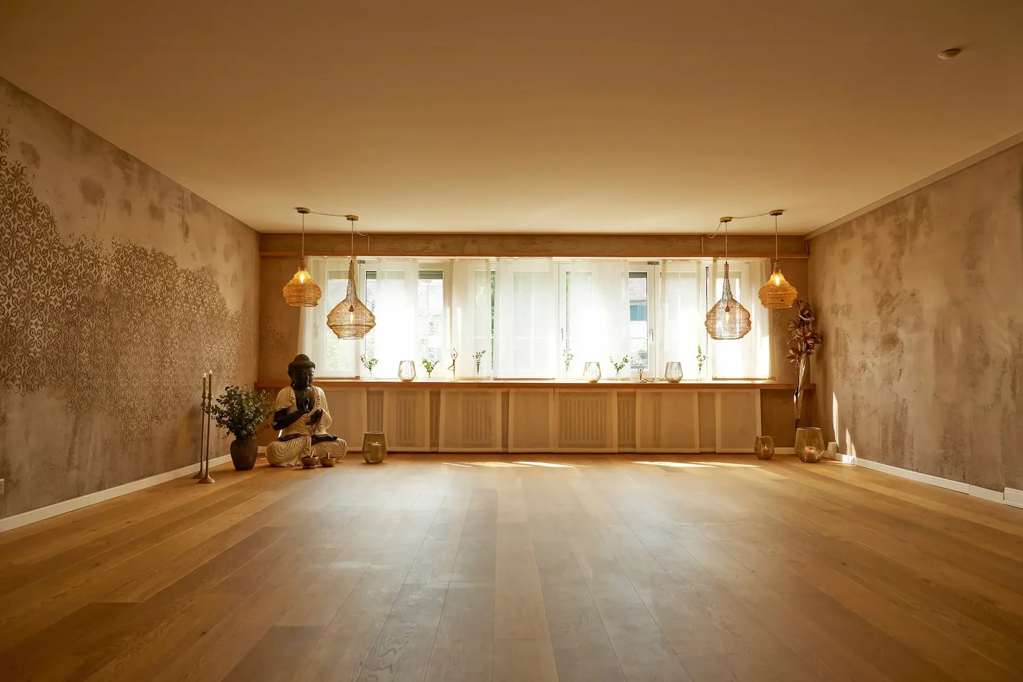 Kursraum in Rapperswil-Jona – moderner Raum für Meditation, Achtsamkeit und Ausbildungen mit Simon Aeschbacher