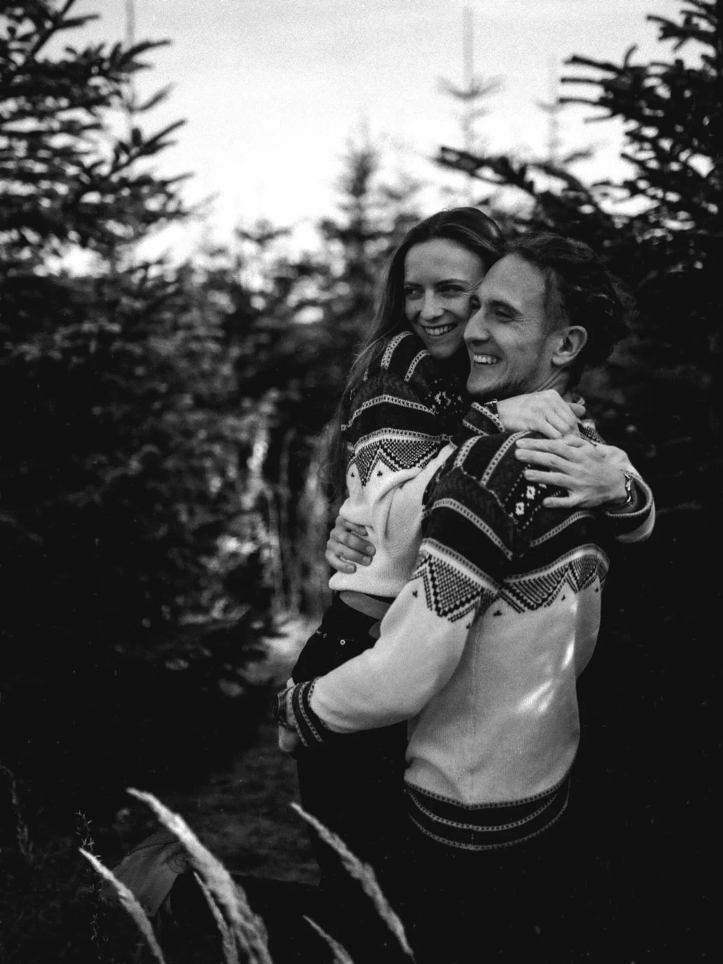 // Lovestorys //

Bei meinen Weihnachtsminis haben diese beiden alles gegeben!

💑@theresa.belger @theresaandmartin
🌳 Tannengut Belger, Niedercunnersdorf 

#love #Lovestory #couplegoals  #liebe #dresden #UnvergesslicheMomente #Fotoshooting #oberlaus