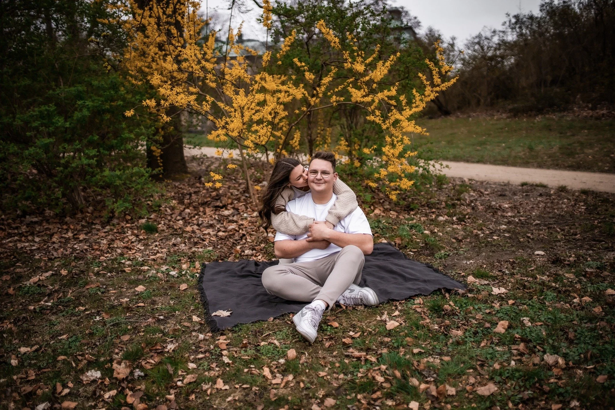 // erste Bl&uuml;ten //

Beim Workshop 2025 mit der lieben Leonie @noni_photography entstand dieser Schnappschuss.

Der langsam aufbl&uuml;hende Fr&uuml;hling ist langweilig? Auf gar keinen Fall!

💑@klnschnk @caro.schnk
🌳 Dresden, Japanisches Palai
